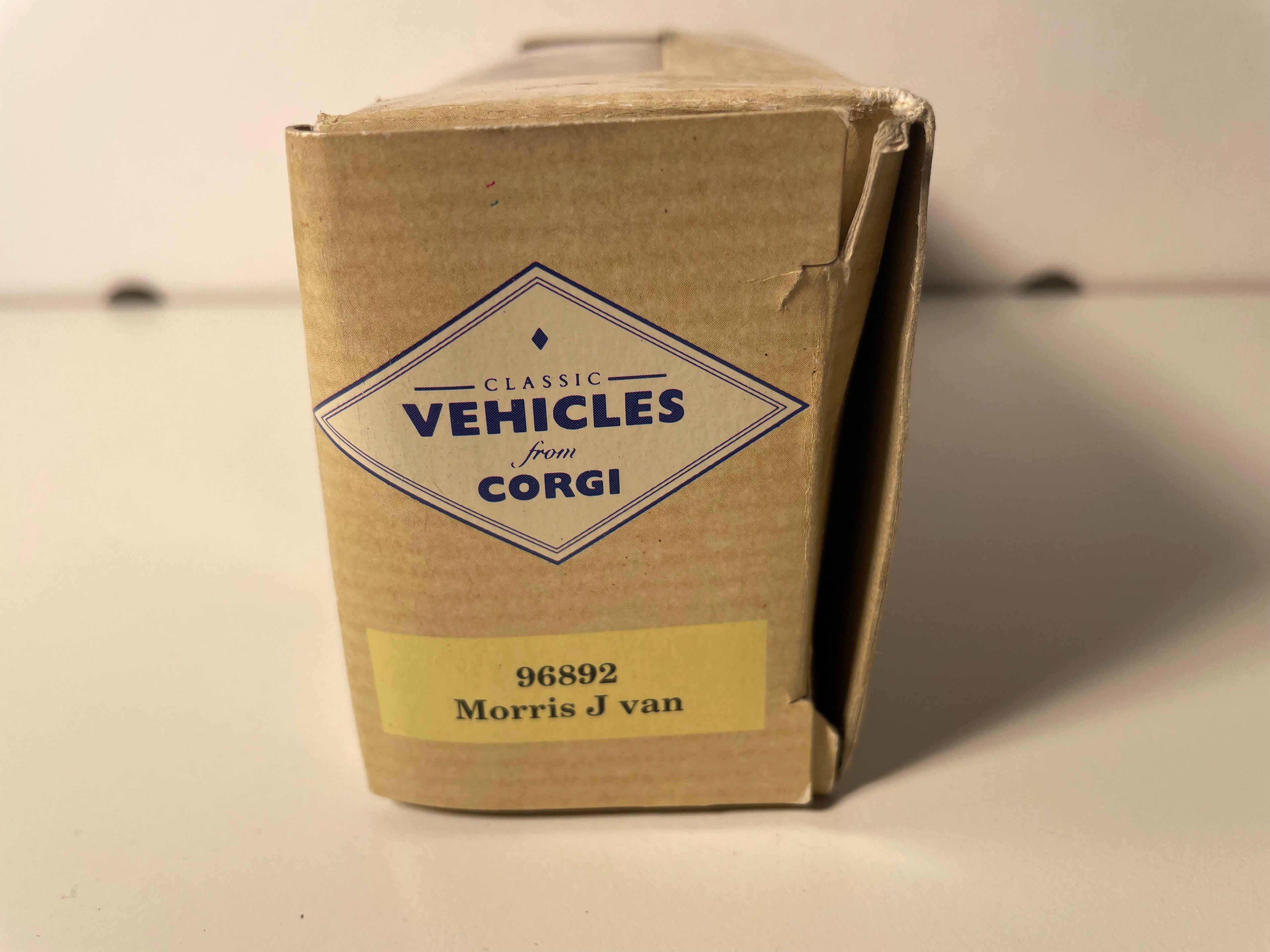 Furgone Morris J Van blu e tetto bianco "Radio Rescue - Royal Automobile Club - CORGI riferimento 96892"