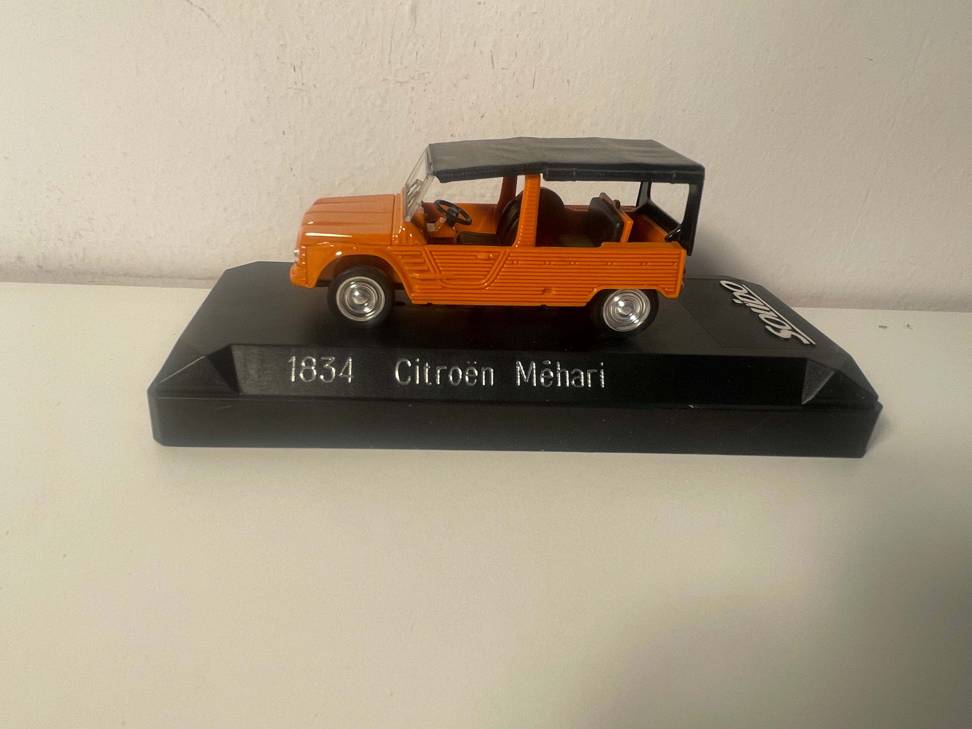 Citroën Méhari arancione (riferimento Solido 1834)