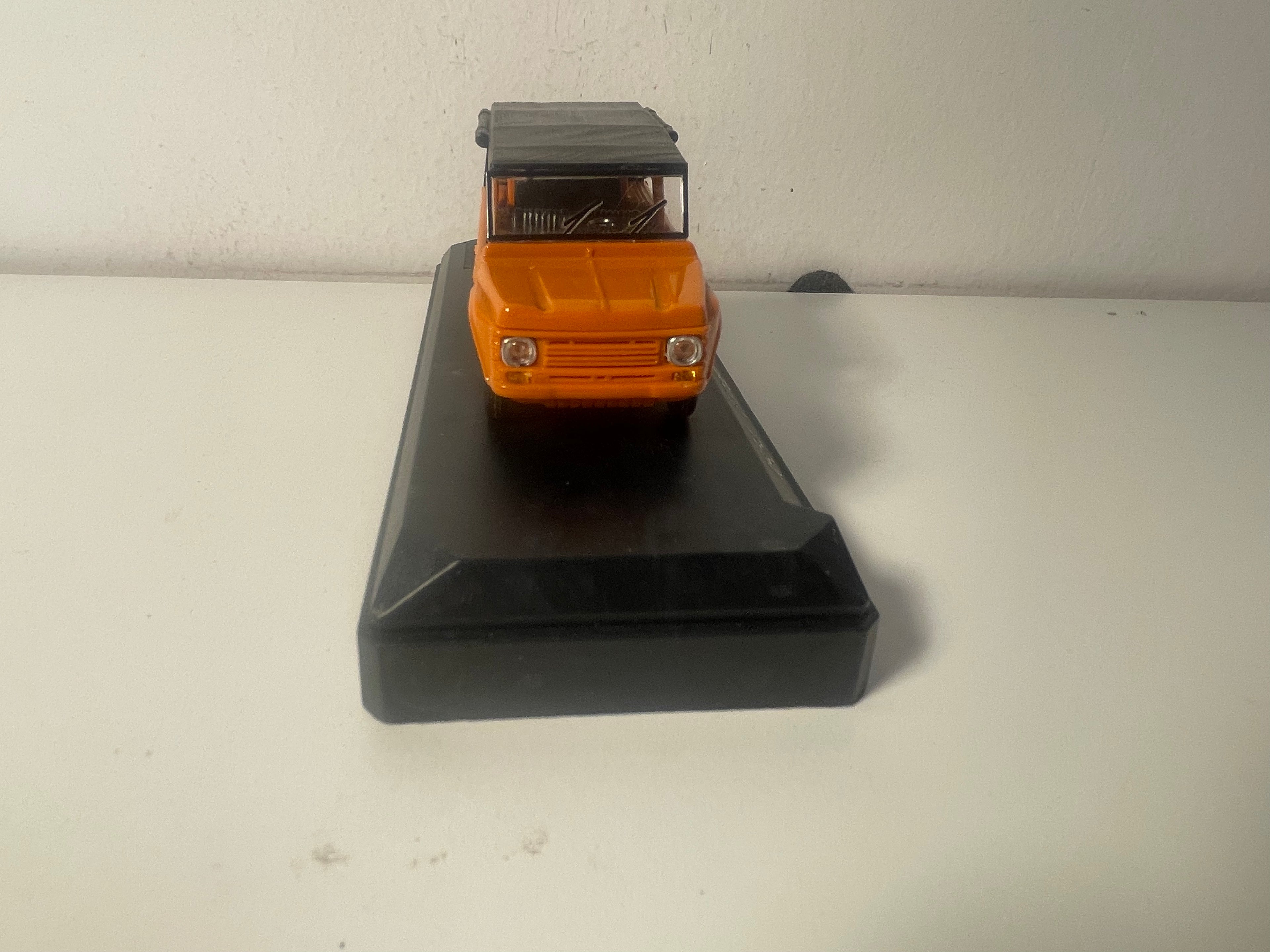 Citroën Méhari arancione (riferimento Solido 1834)