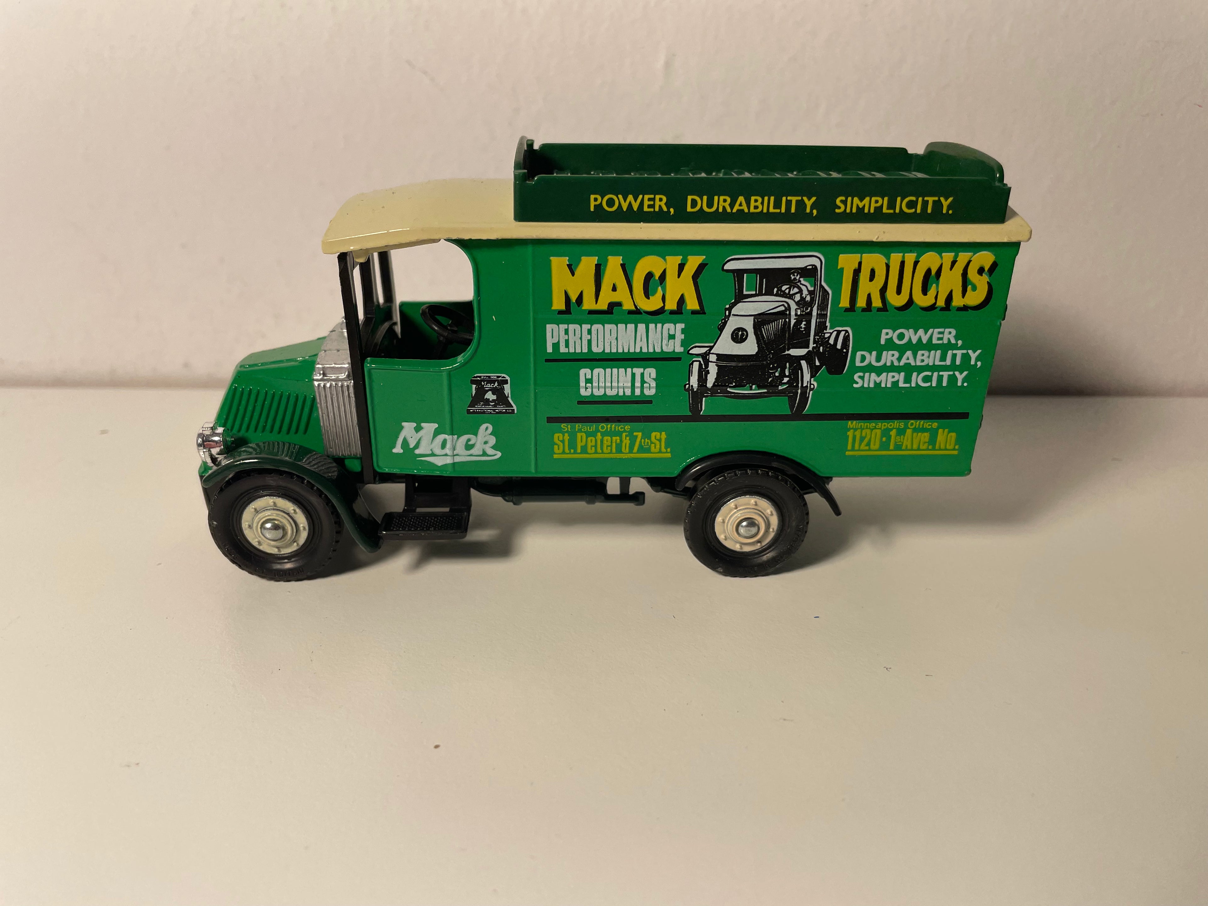 Grüner Mack Truck - CORGI Referenz C906/1