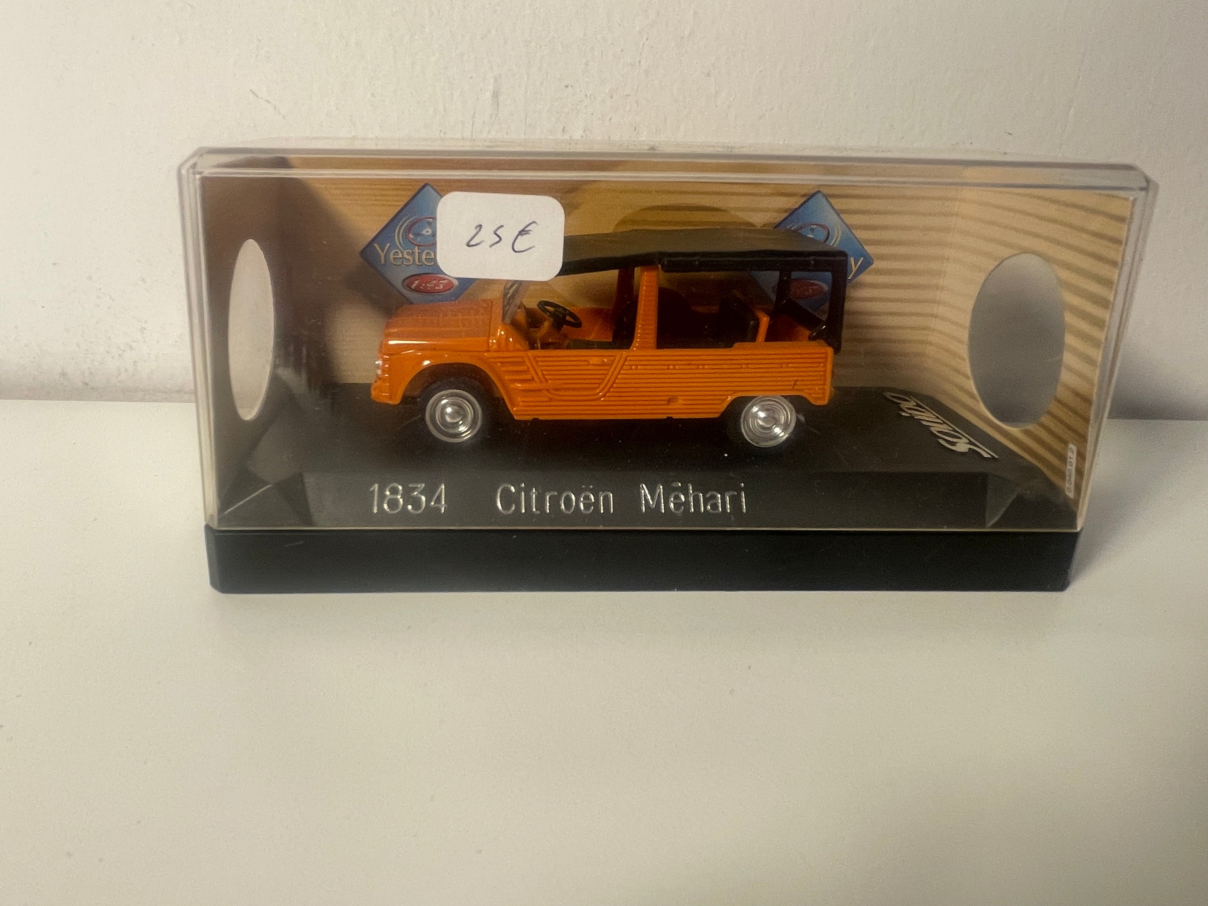 Citroën Méhari arancione (riferimento Solido 1834)