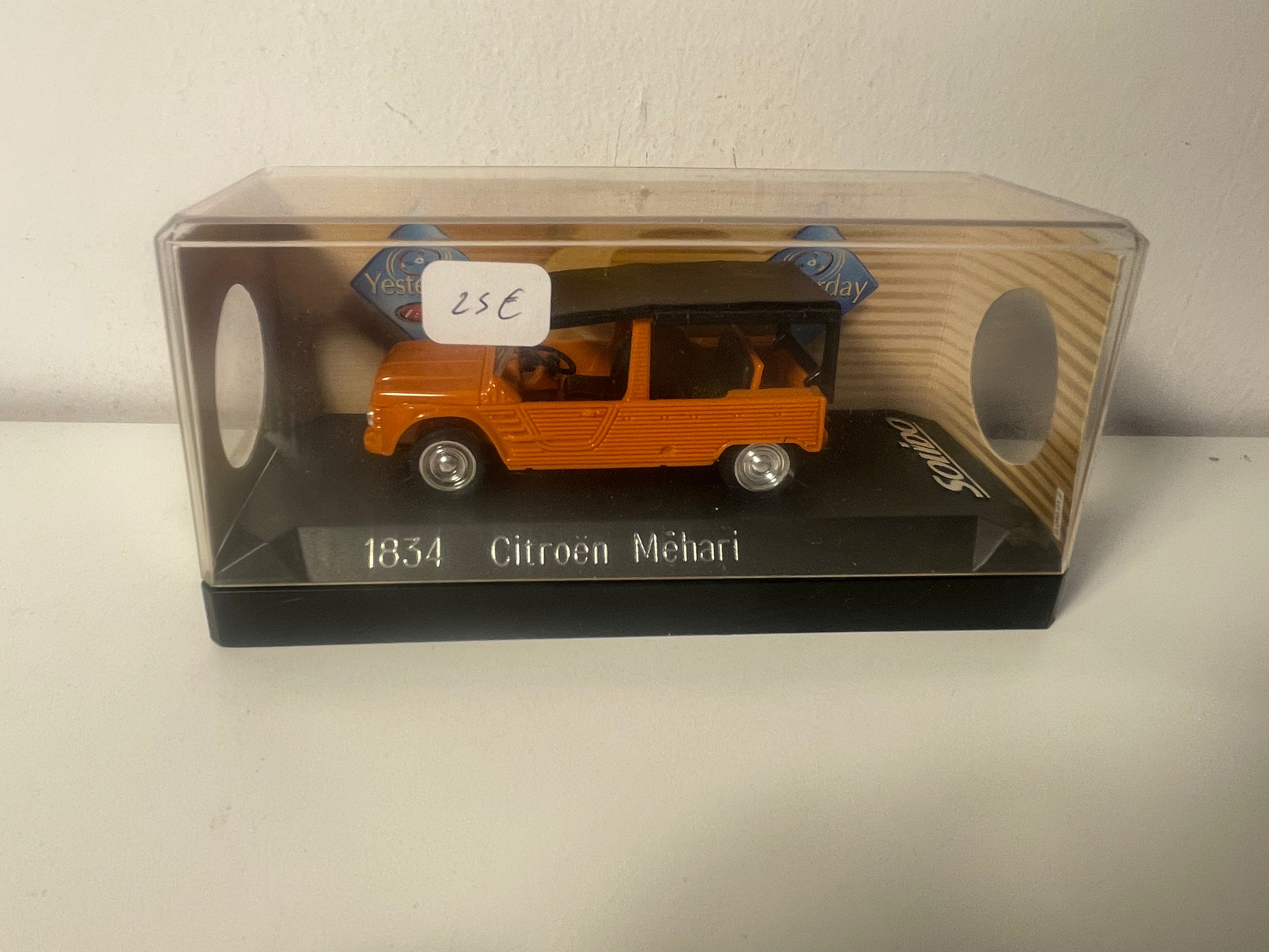 Citroën Méhari arancione (riferimento Solido 1834)