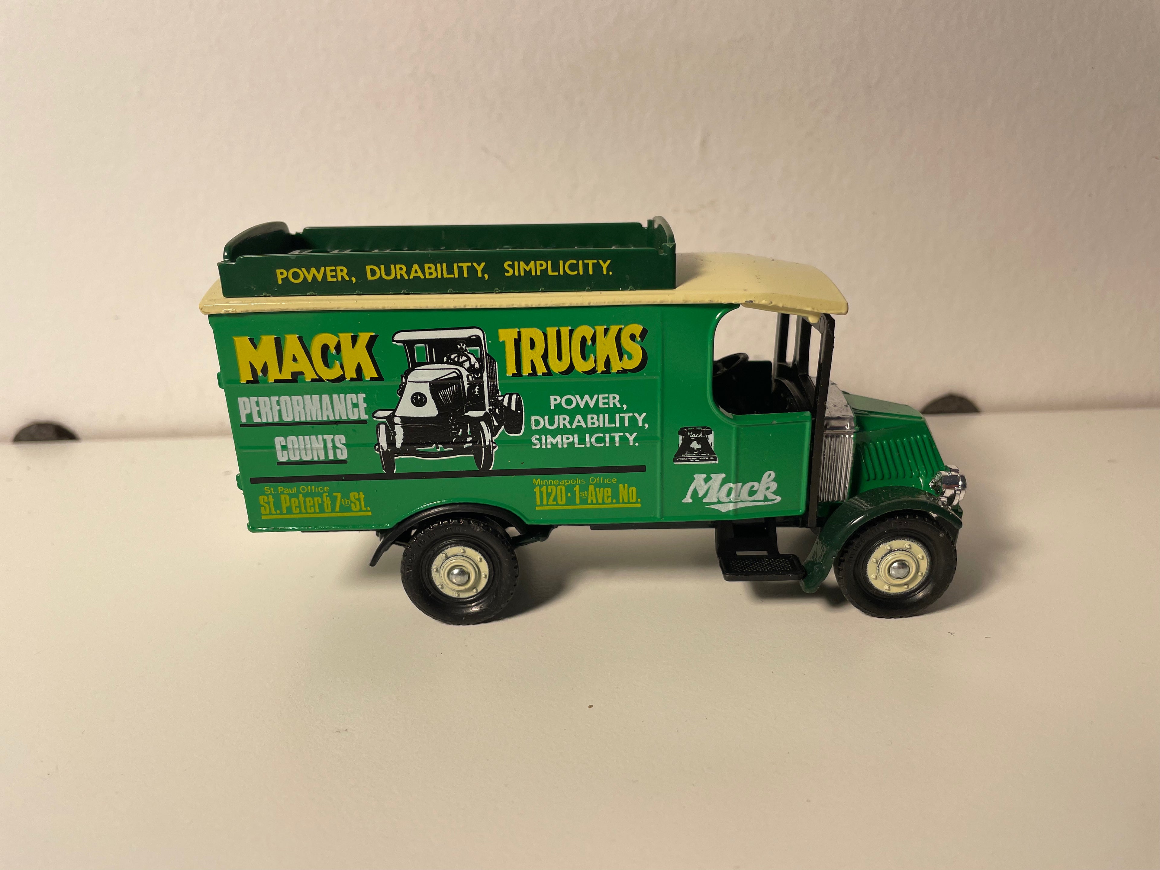 Grüner Mack Truck - CORGI Referenz C906/1