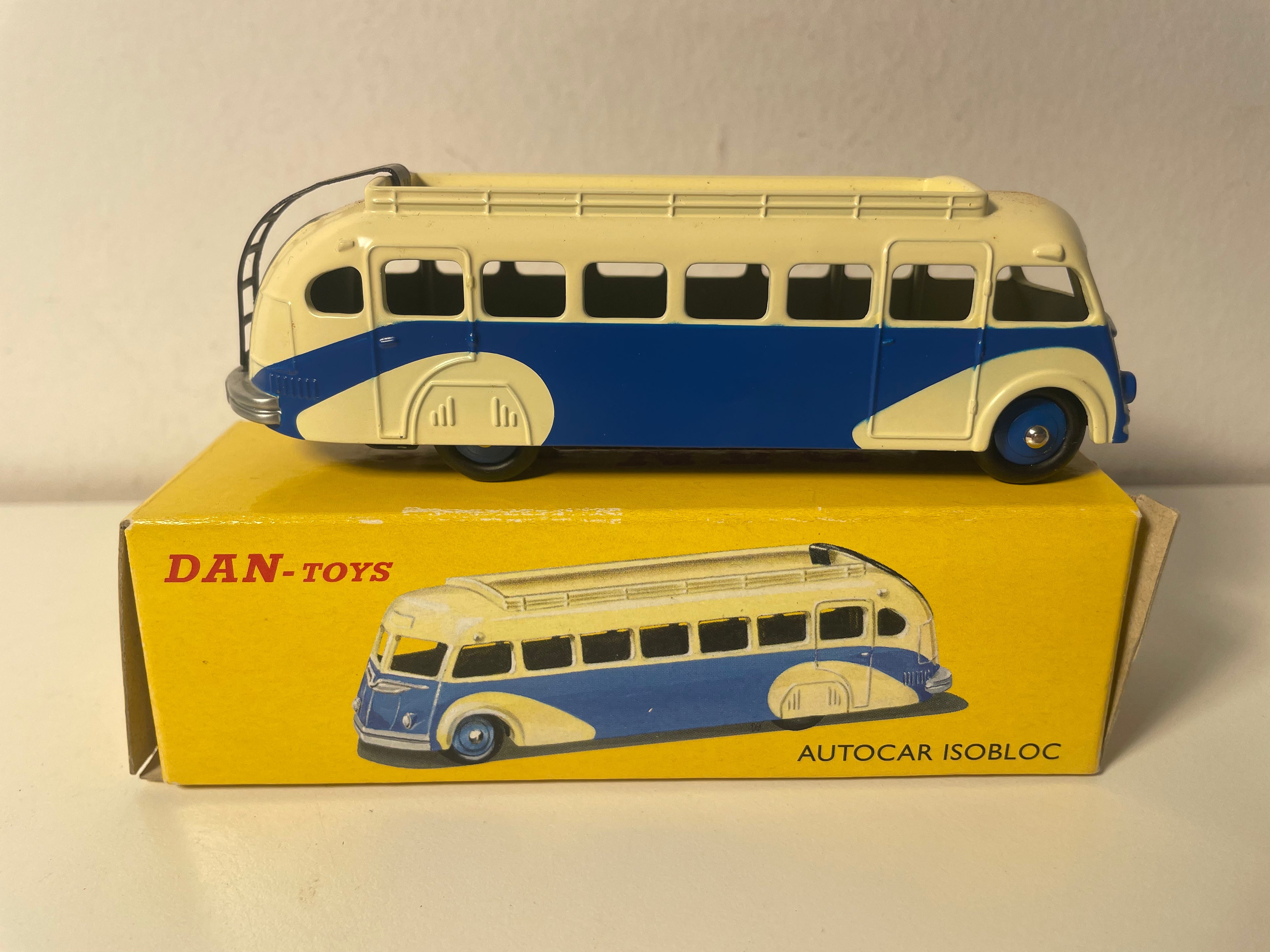 Autocal Isobloc Blue and Beige - DAN-TOYS by CIJ No. 010