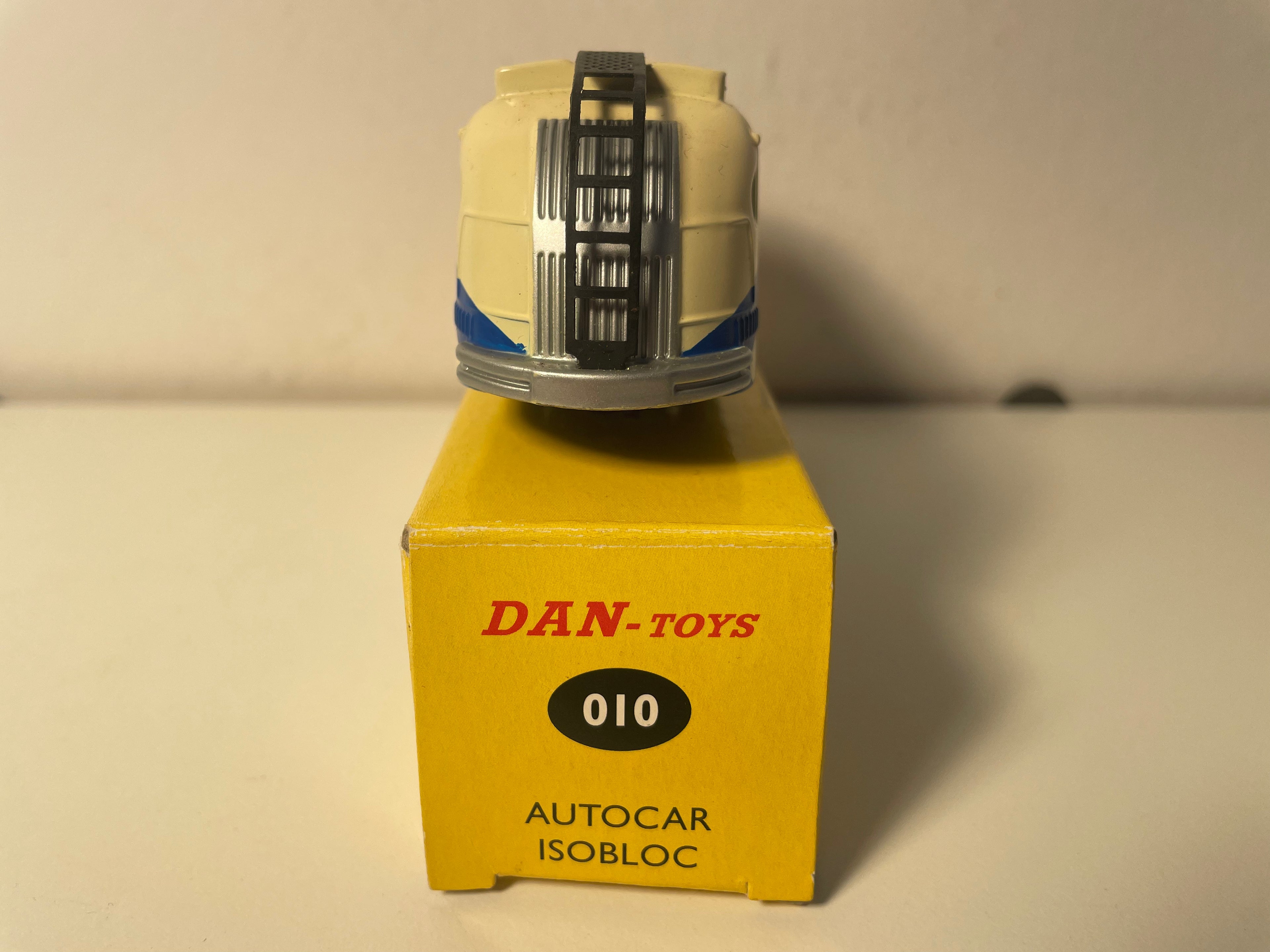 Autocal Isobloc Blue and Beige - DAN-TOYS by CIJ No. 010