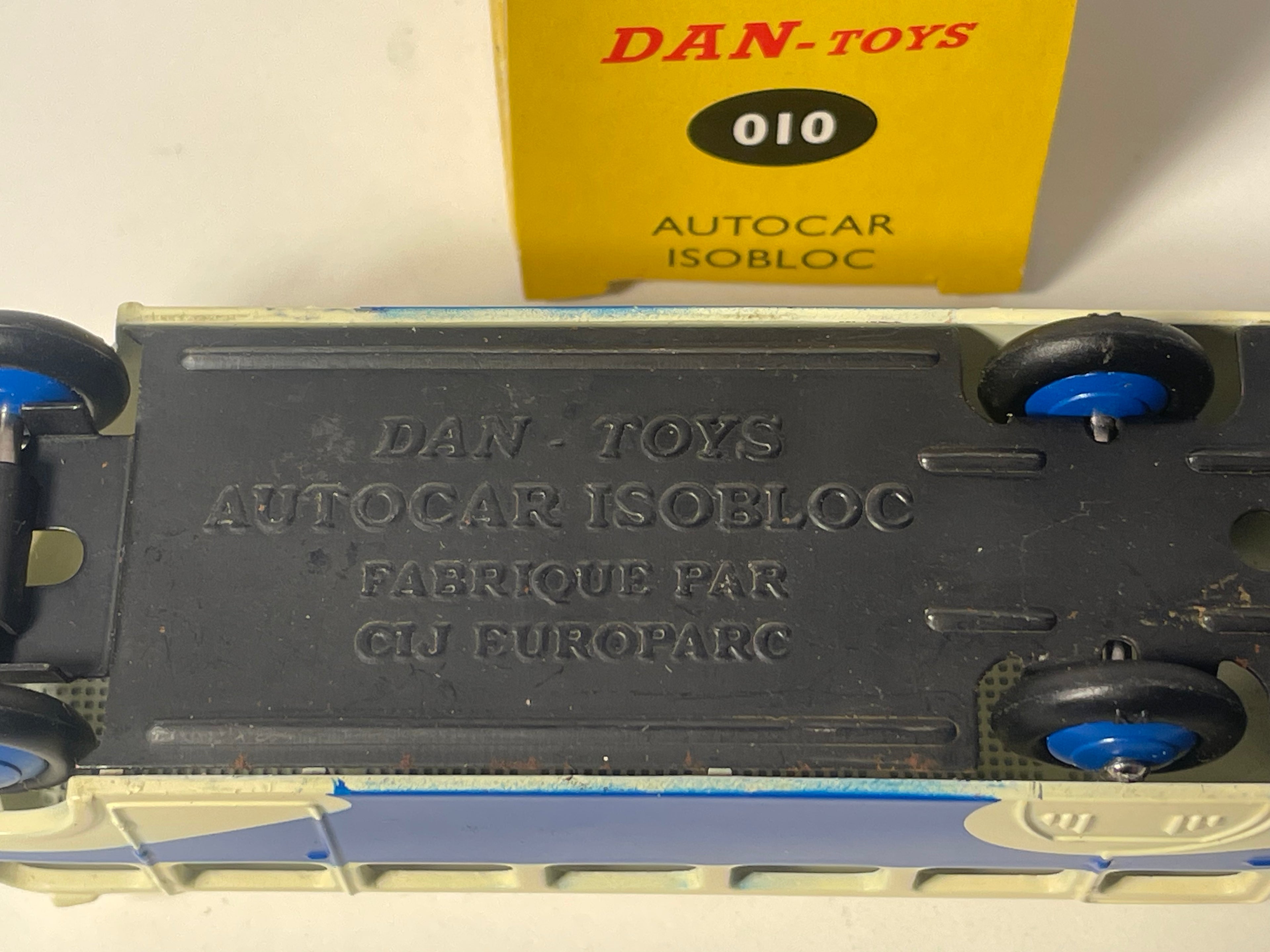 Autocal Isobloc Blue and Beige - DAN-TOYS by CIJ No. 010