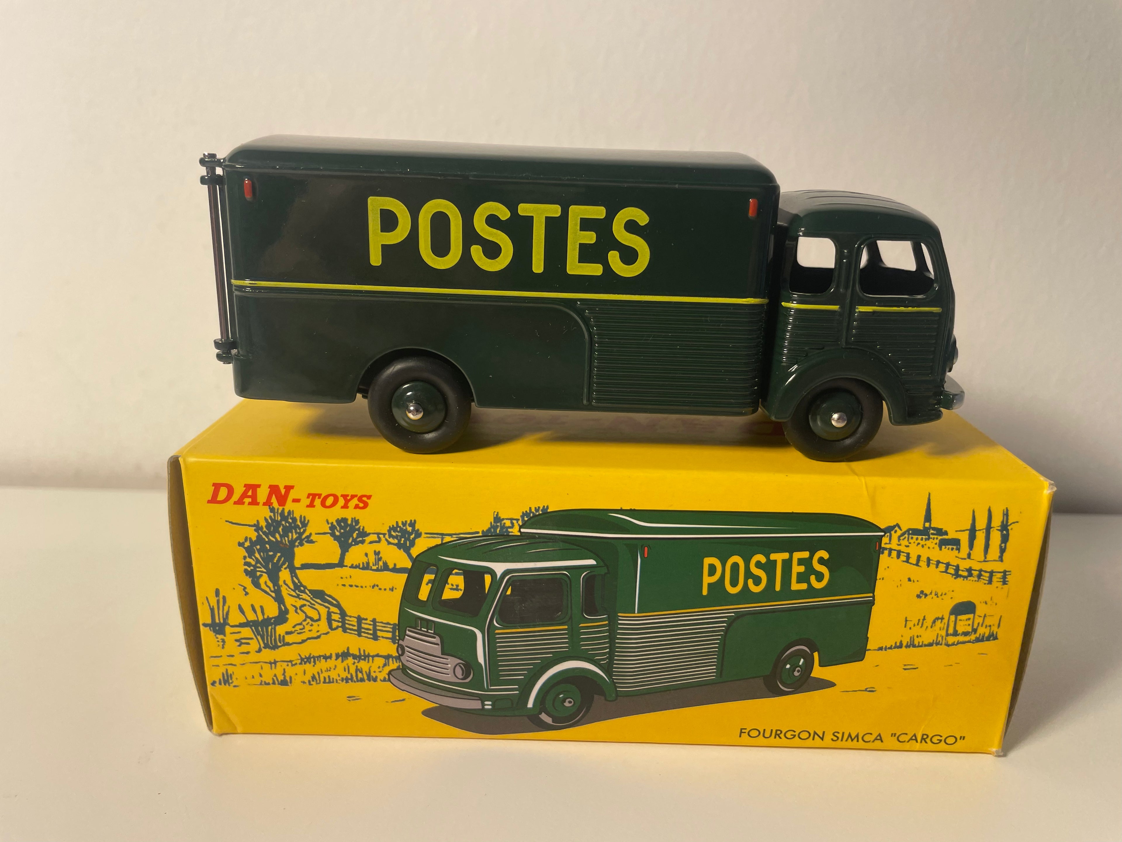 Simca Cargo grüner Postwagen - PTT - DAN-TOYS Nr. DAN-116
