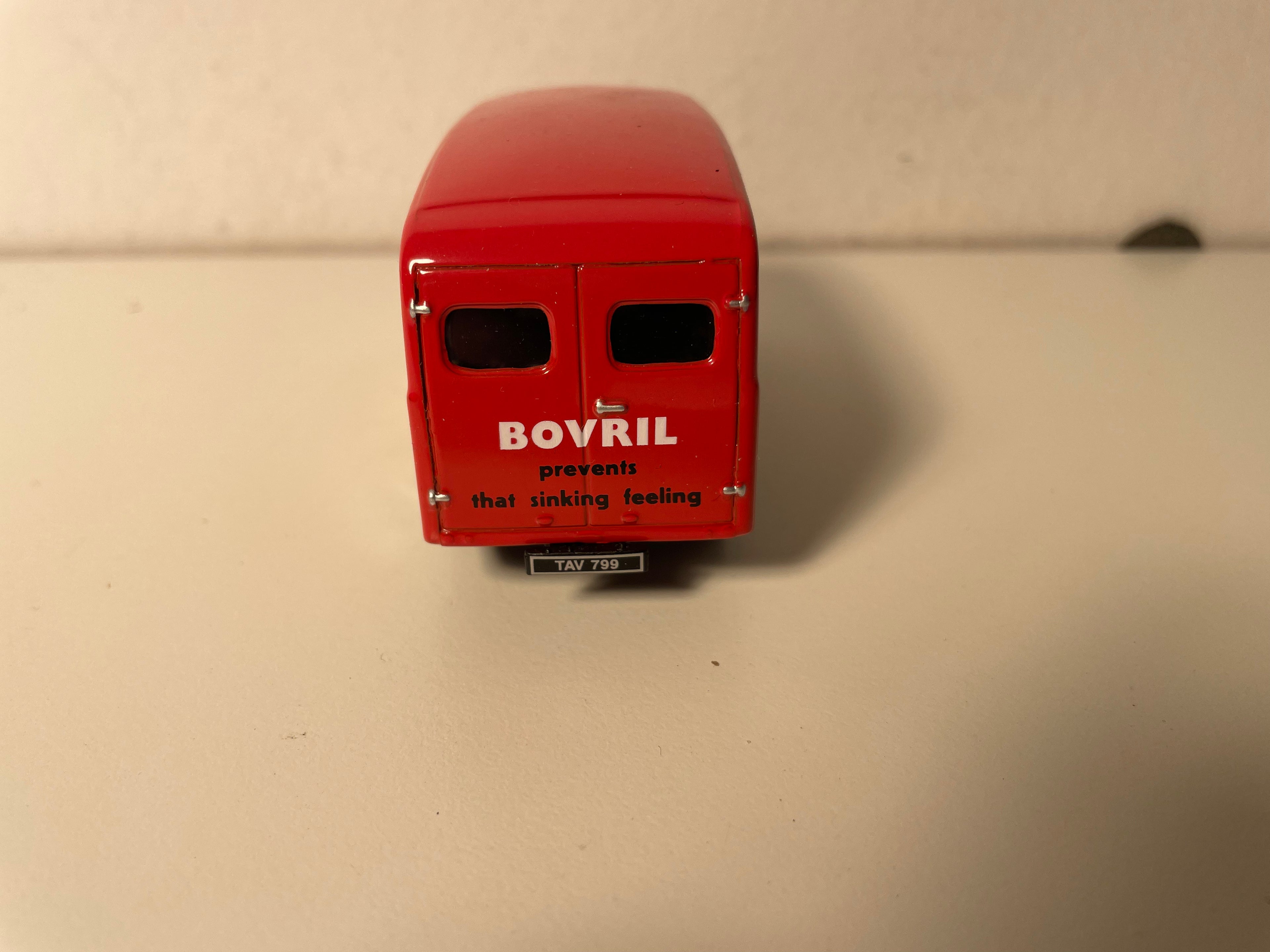 Roter Bedford Van mit BOVRIL Werbung - CORGI Classics Referenz D981
