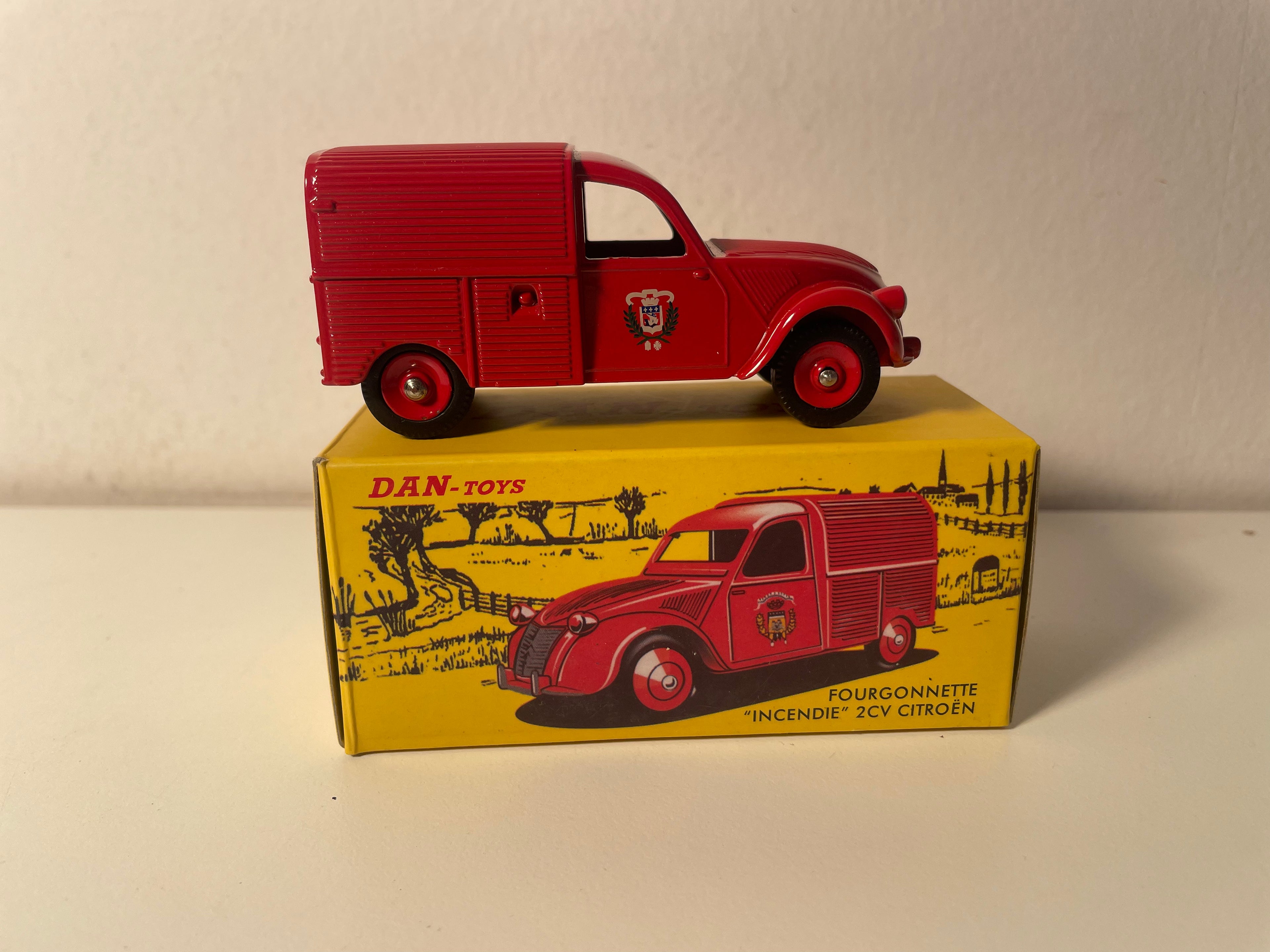 Citroën 2 CV Feuerwehrwagen Rot "EINSATZ" - DAN-TOYS / CIJ