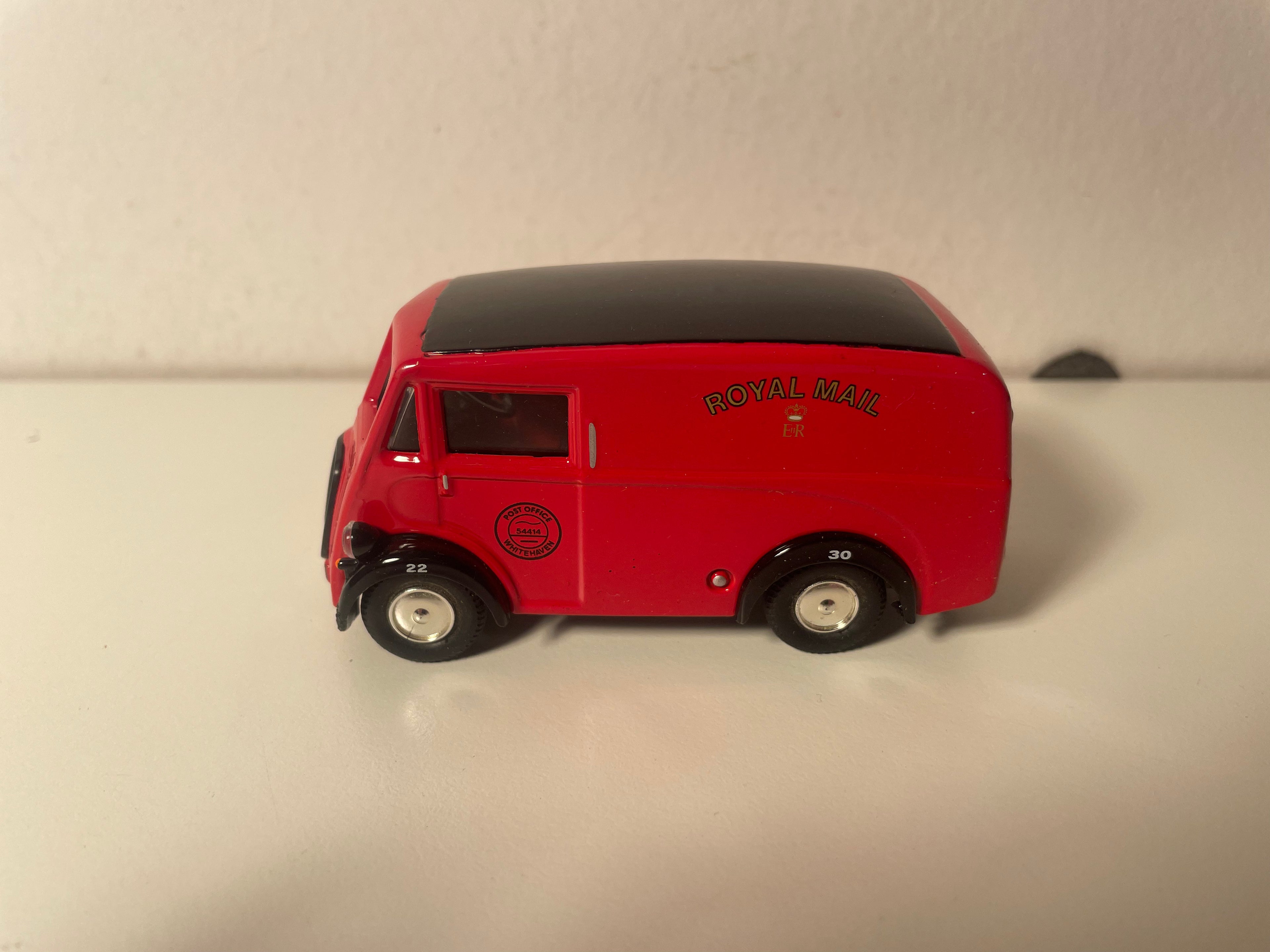 Morris J Van Rot mit ROYAL MAIL Werbung - CORGI Classic Models Referenz D983