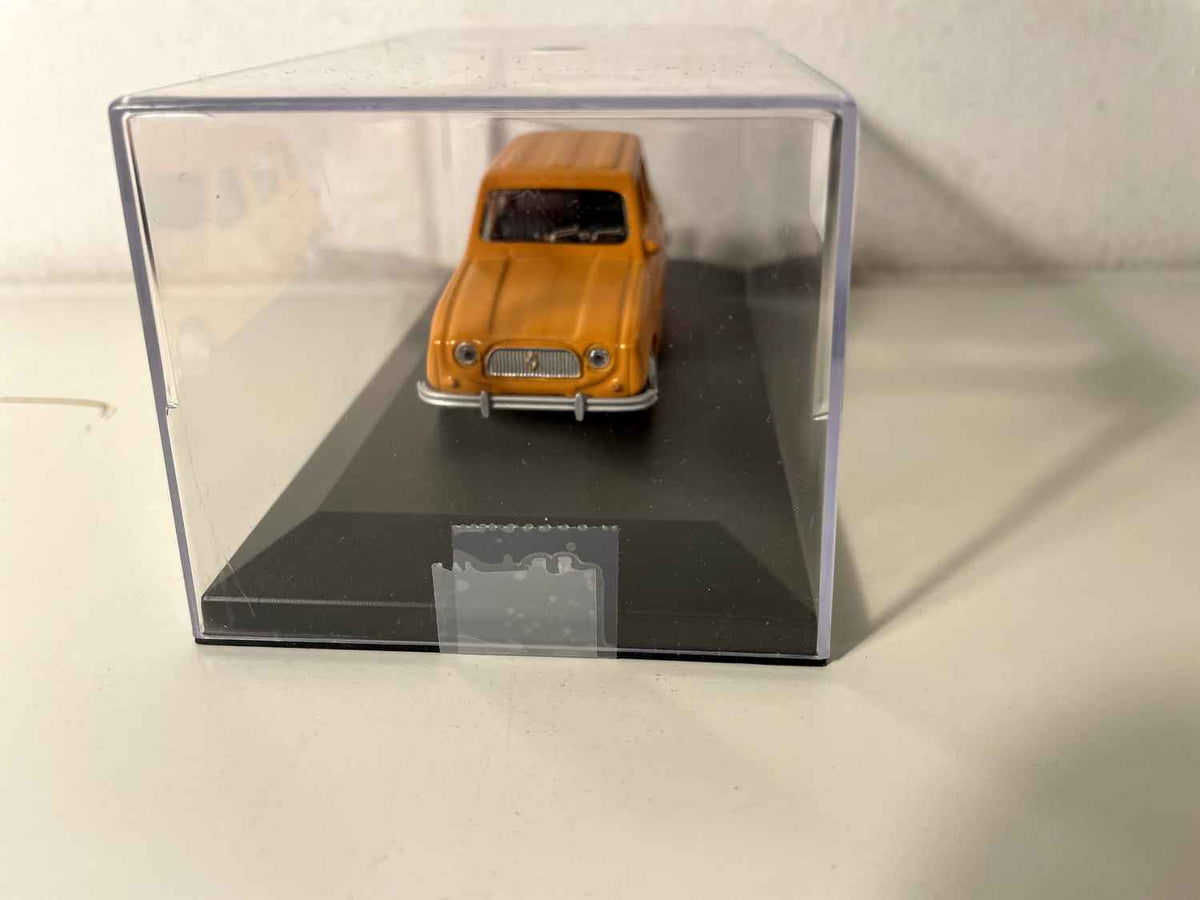 Renault 4L naranja (coche con base)