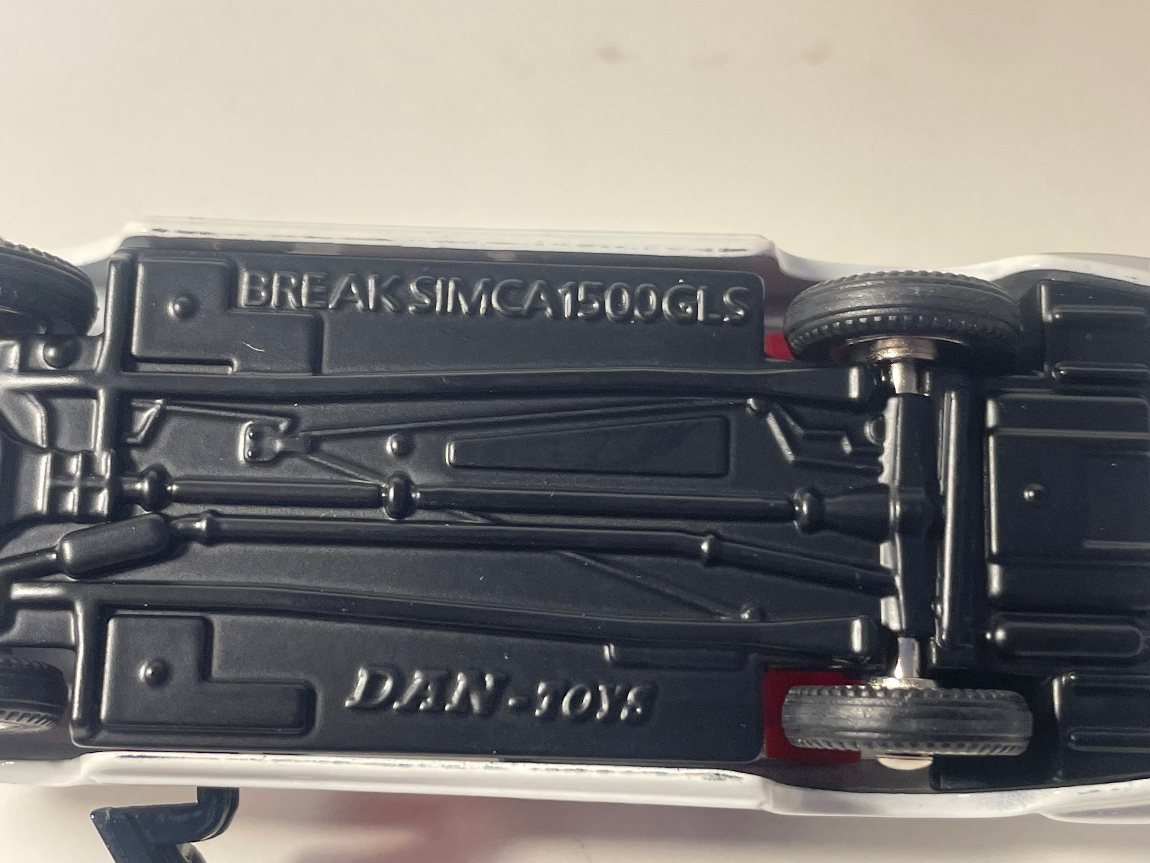 Simca Break 1500 schwarz-weiß POLIZEI - DAN-TOYS Referenz DAN-202