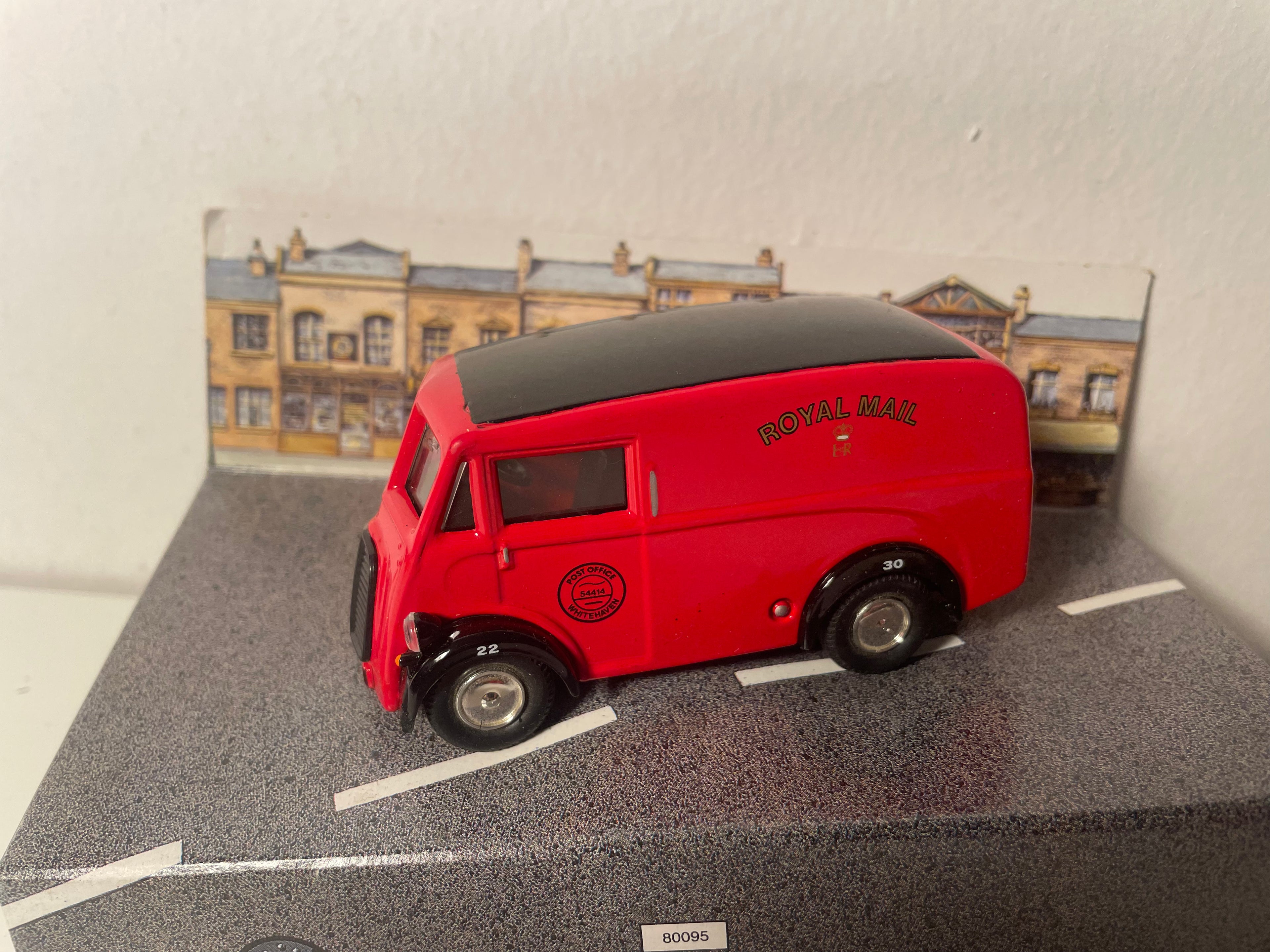 Morris J Van Rot mit ROYAL MAIL Werbung - CORGI Classic Models Referenz D983