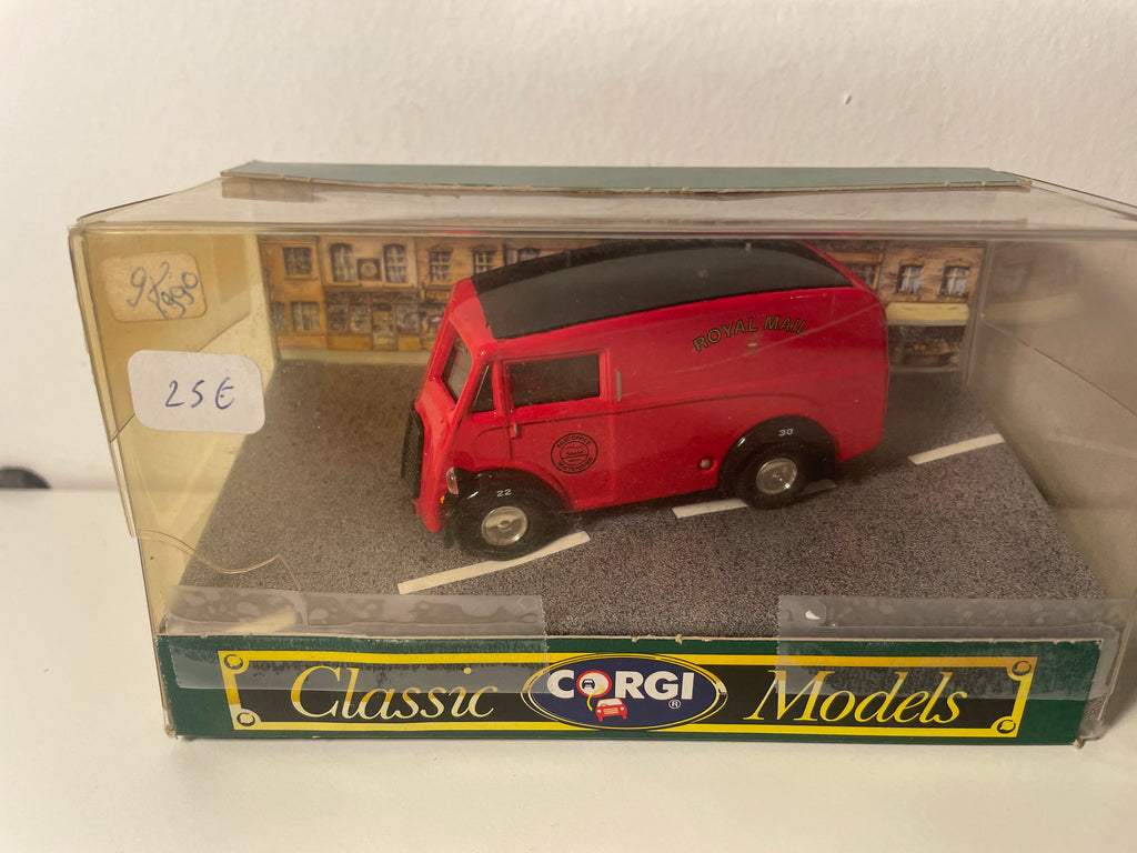 Morris J Van rouge avec publicité ROYAL MAIL - CORGI Classic Models référence D983