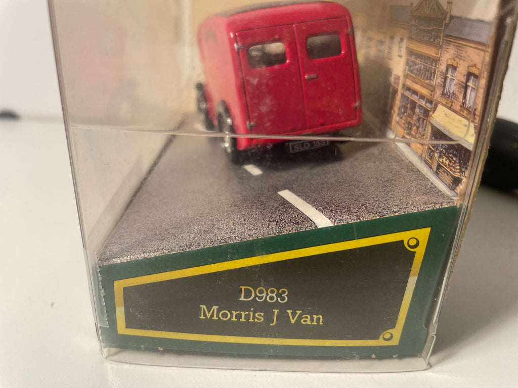 Morris J Van rouge avec publicité ROYAL MAIL - CORGI Classic Models référence D983