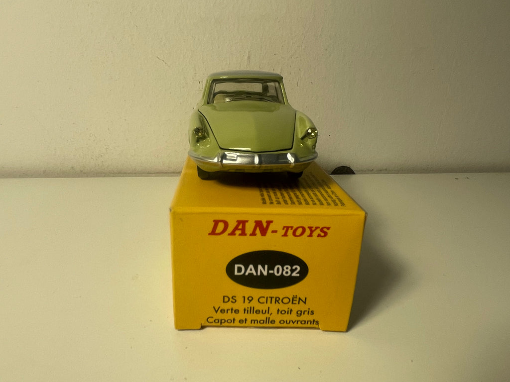 Citroën DS 19 limoen groen en grijs dak - DAN-TOYS referentie DAN-082 (Editions Atlas)