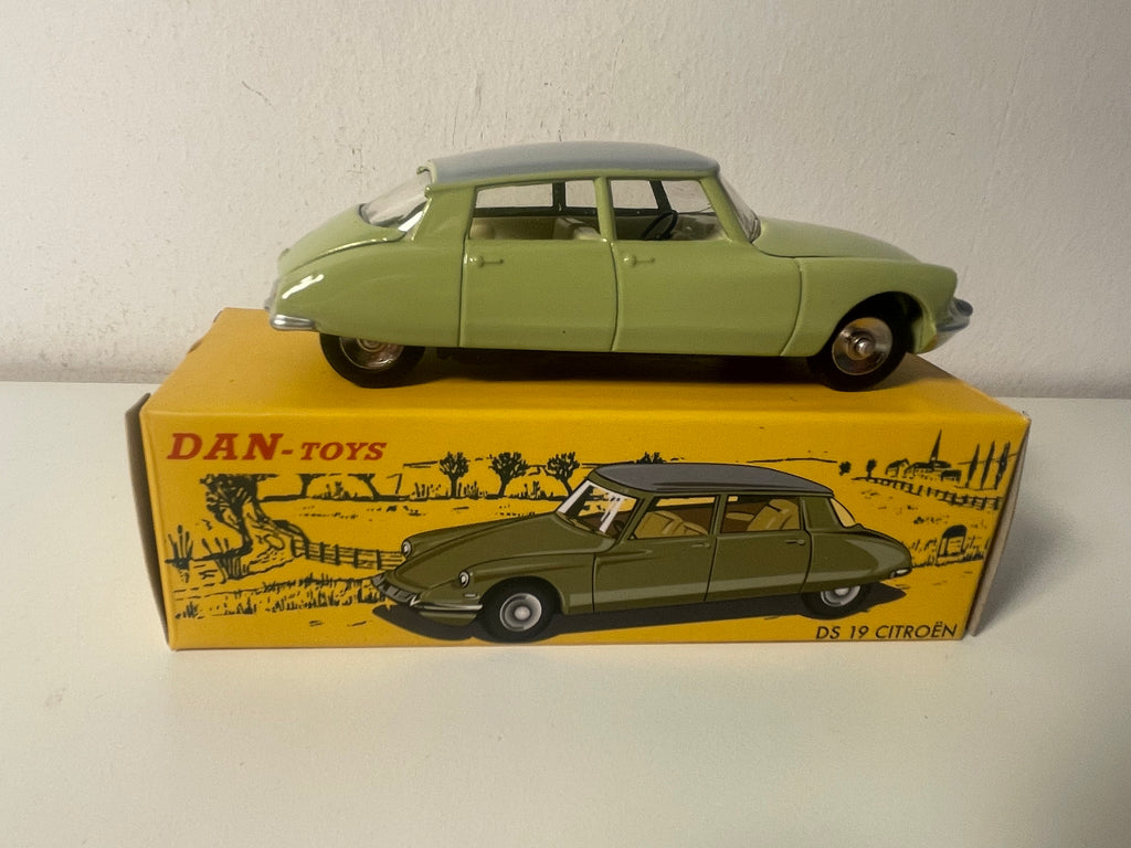 Citroën DS 19 limoen groen en grijs dak - DAN-TOYS referentie DAN-082 (Editions Atlas)