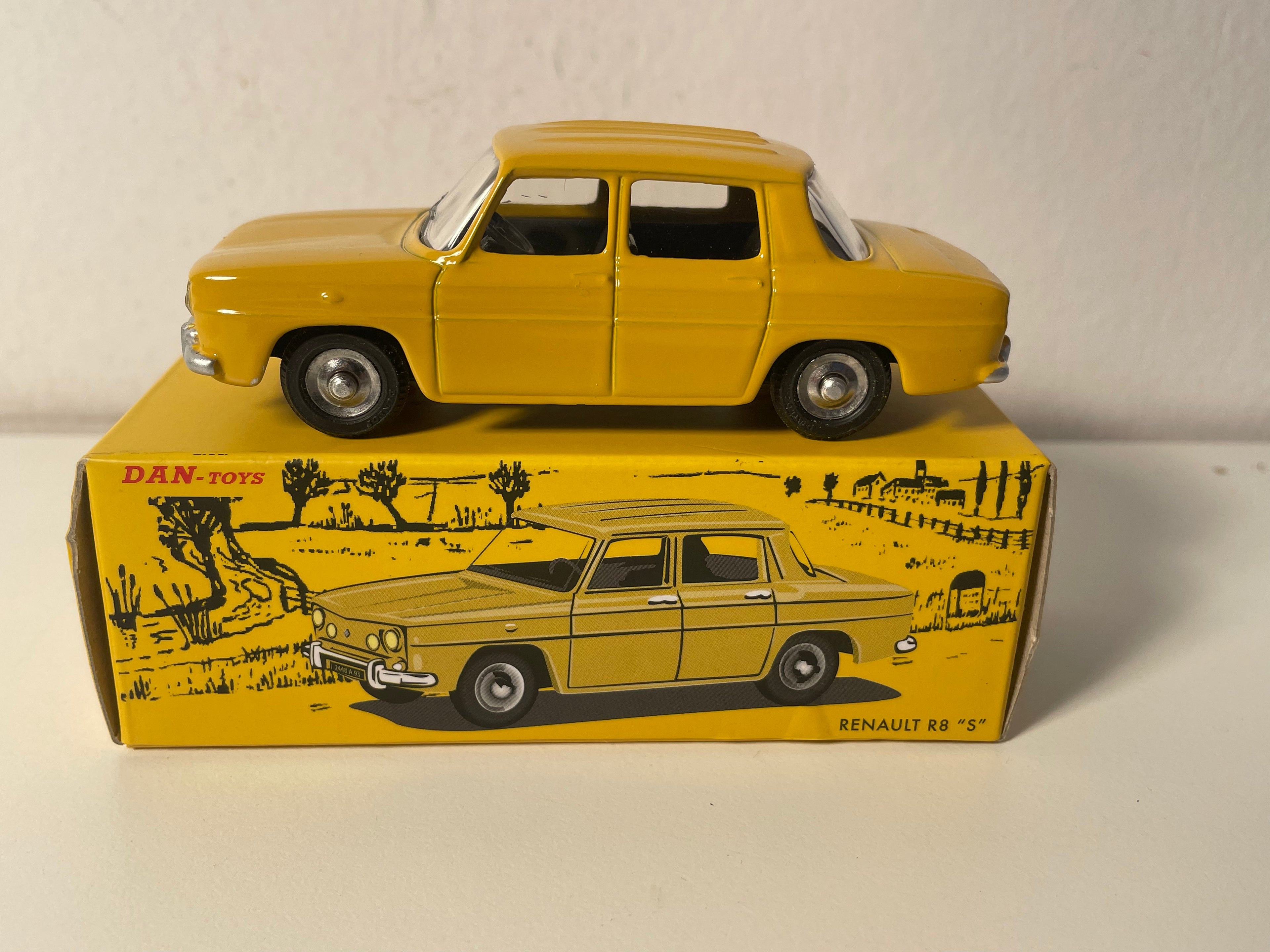 Renault 8S gelb-orange - DAN-TOYS Referenz DAN-044 (Atlas Editionen)