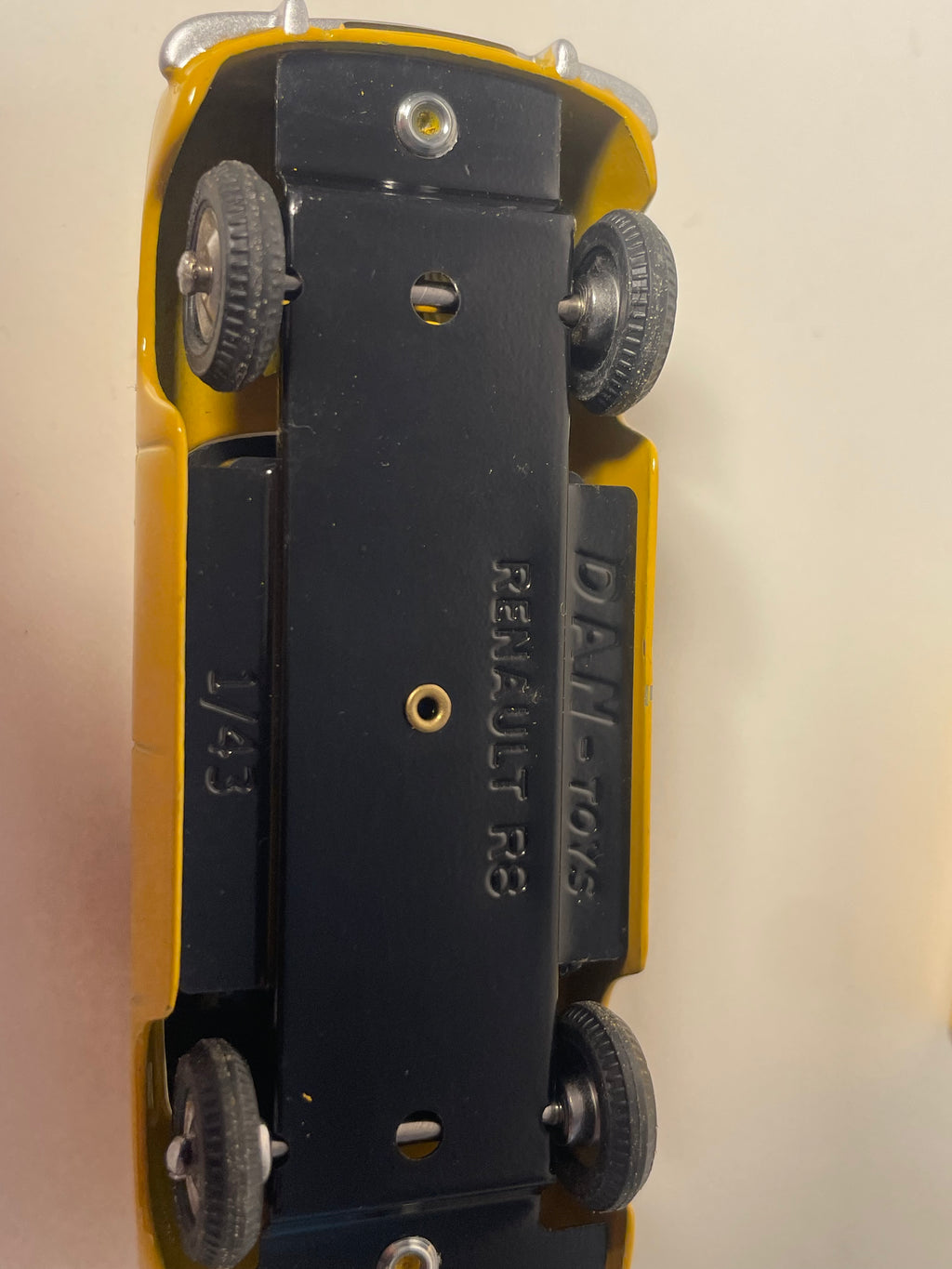 Renault 8S gelb-orange - DAN-TOYS Referenz DAN-044 (Atlas Editionen)