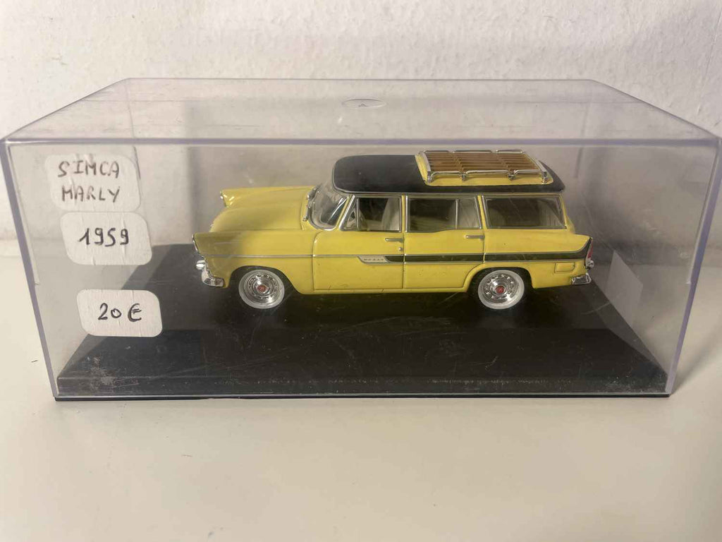 Simca Vedette Marly tejadilho amarelo e preto com bagageira de tejadilho de 1959 (plexi box)