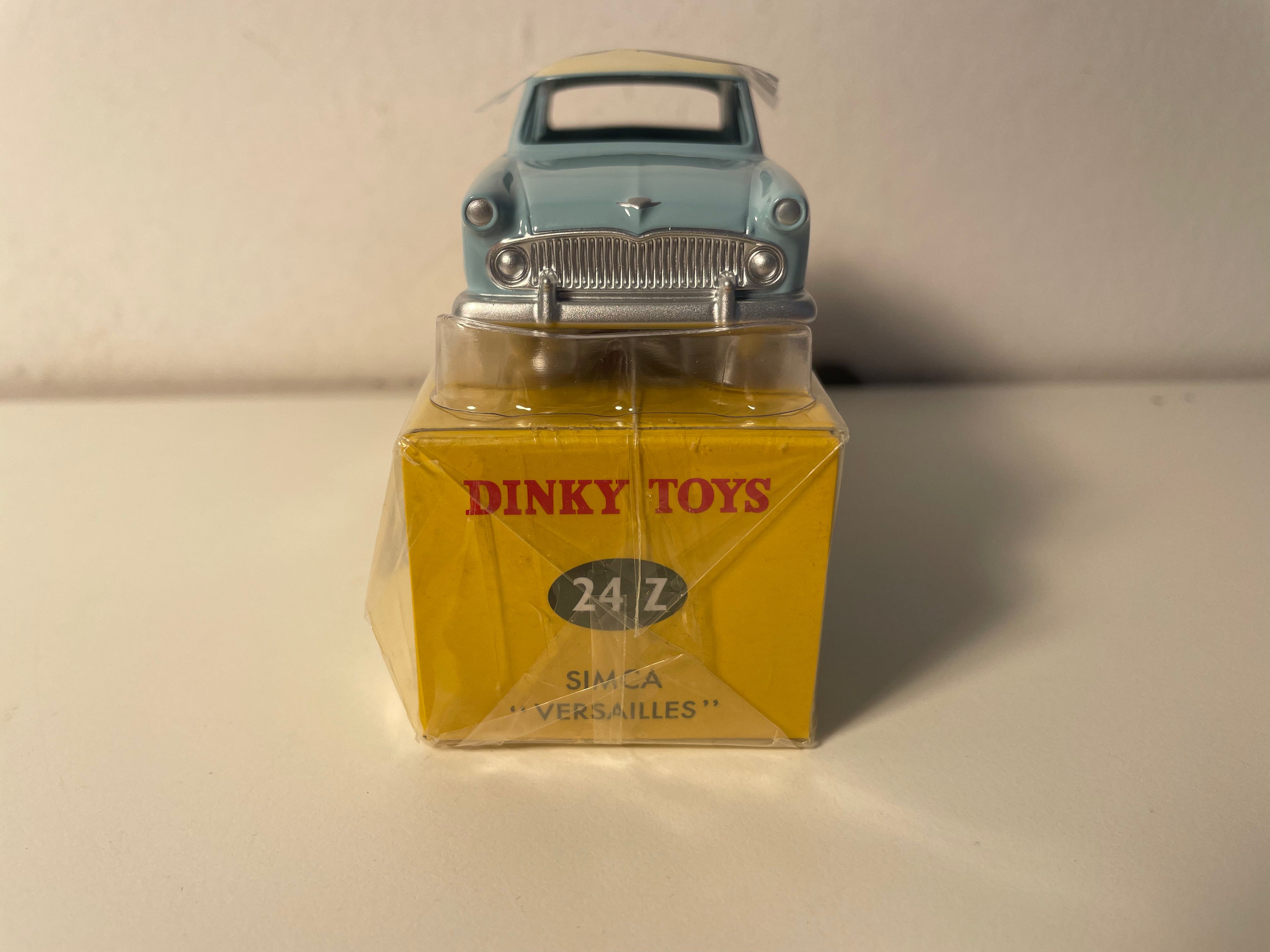 Simca Versailles azul claro com teto branco - DINKY-TOYS (Edições Atlas) - N°24 Z