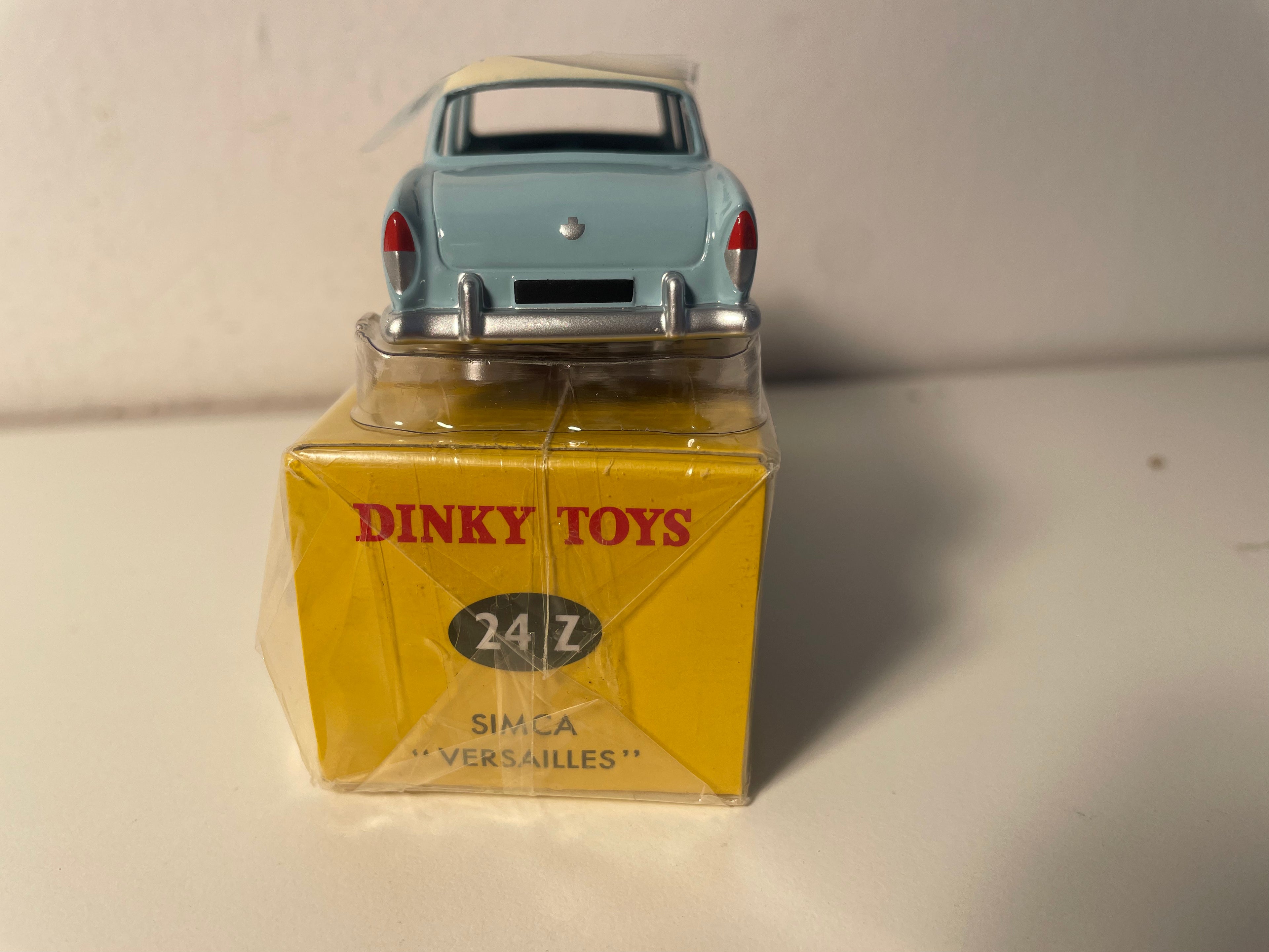 Simca Versailles azul claro com teto branco - DINKY-TOYS (Edições Atlas) - N°24 Z