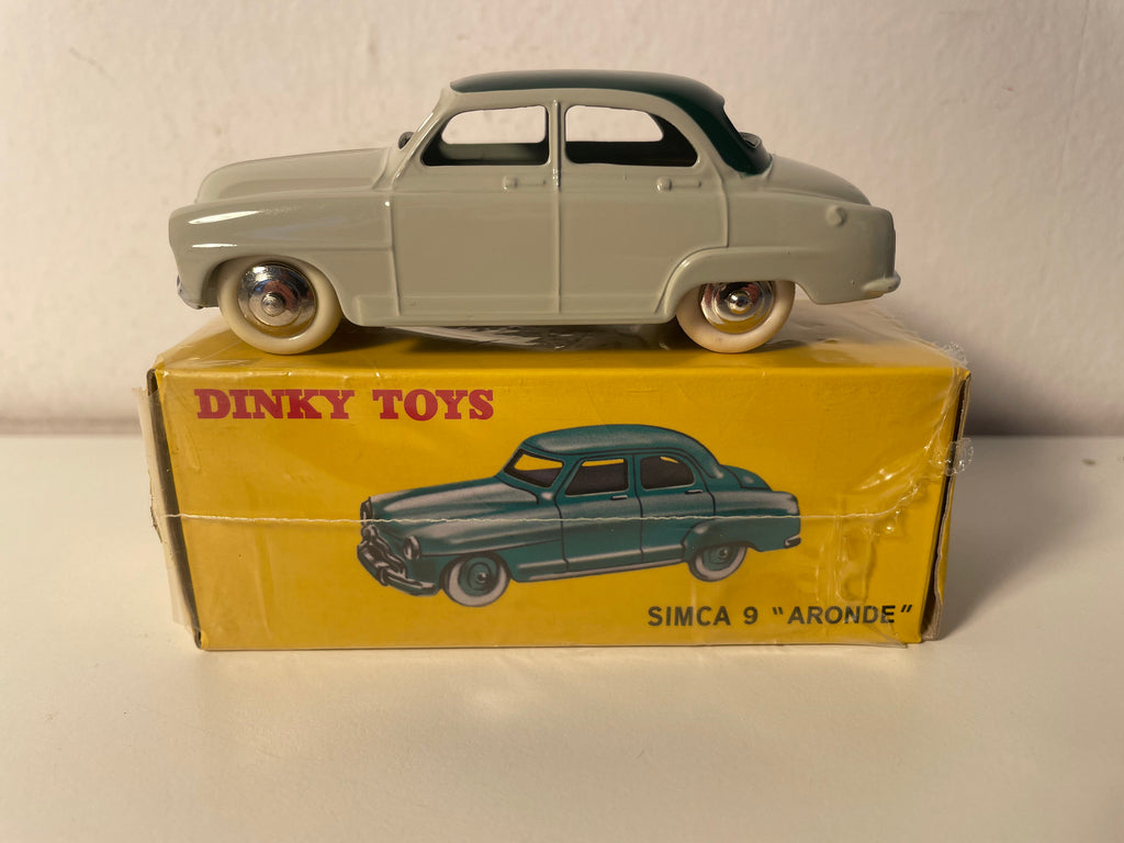 Simca 9 Aronde gris con techo verde - Dinky-Toys (Ediciones Atlas) - N°24 U