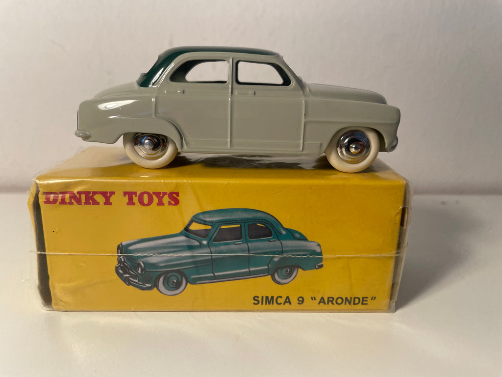 Simca 9 Aronde gris con techo verde - Dinky-Toys (Ediciones Atlas) - N°24 U