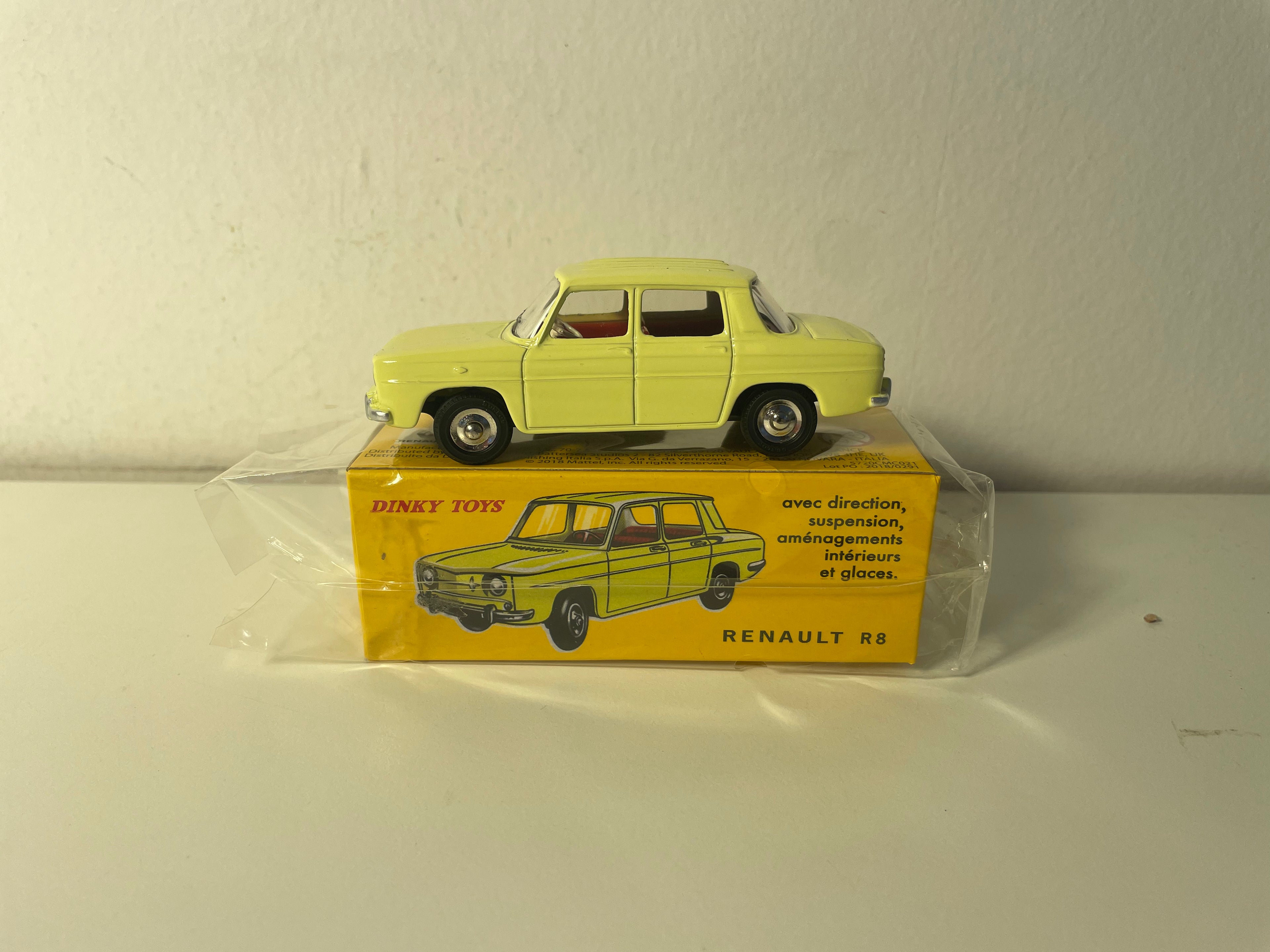 Pale Yellow Renault 8 - Dinky-Toys (Editions Atlas) - Nr. 517