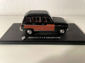 Renault 4L Parisienne noire et avec damiers noirs et oranges? (blister sans carton)