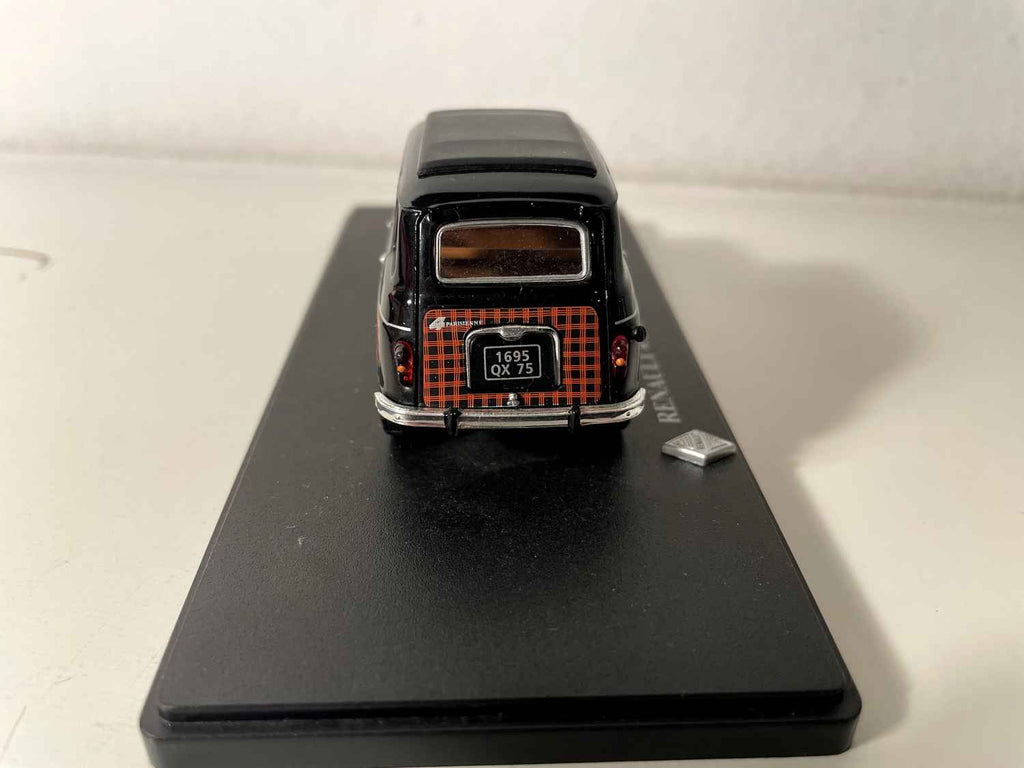 Renault 4L Parisienne noire et avec damiers noirs et oranges? (blister sans carton)