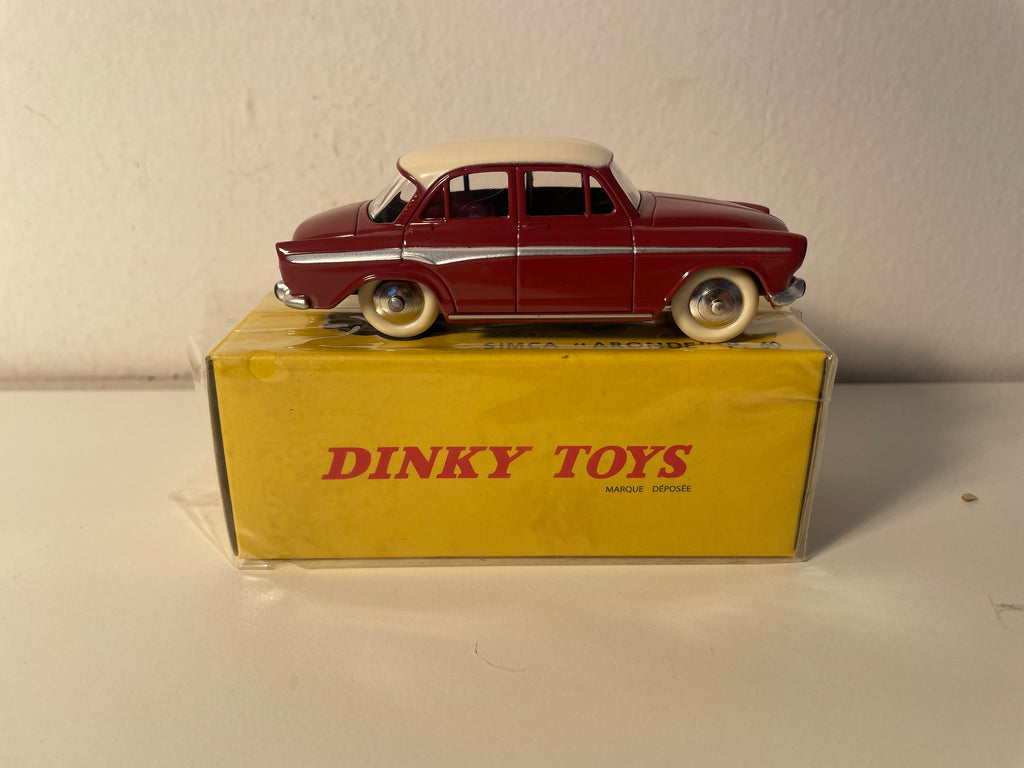 Simca Aronde P60 bordeaux e teto branco - Dinky-Toys (Editions Atlas) - N°544