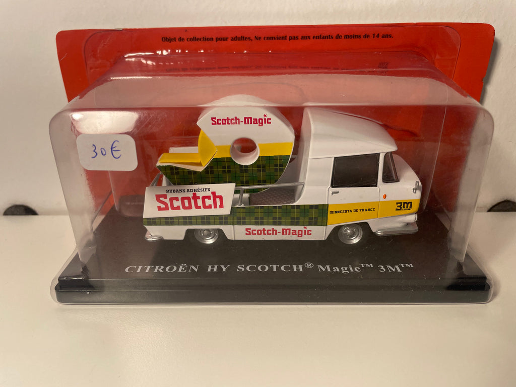 Citroën HY blanco, amarillo y cuadros verdes con la publicidad SCOTCH