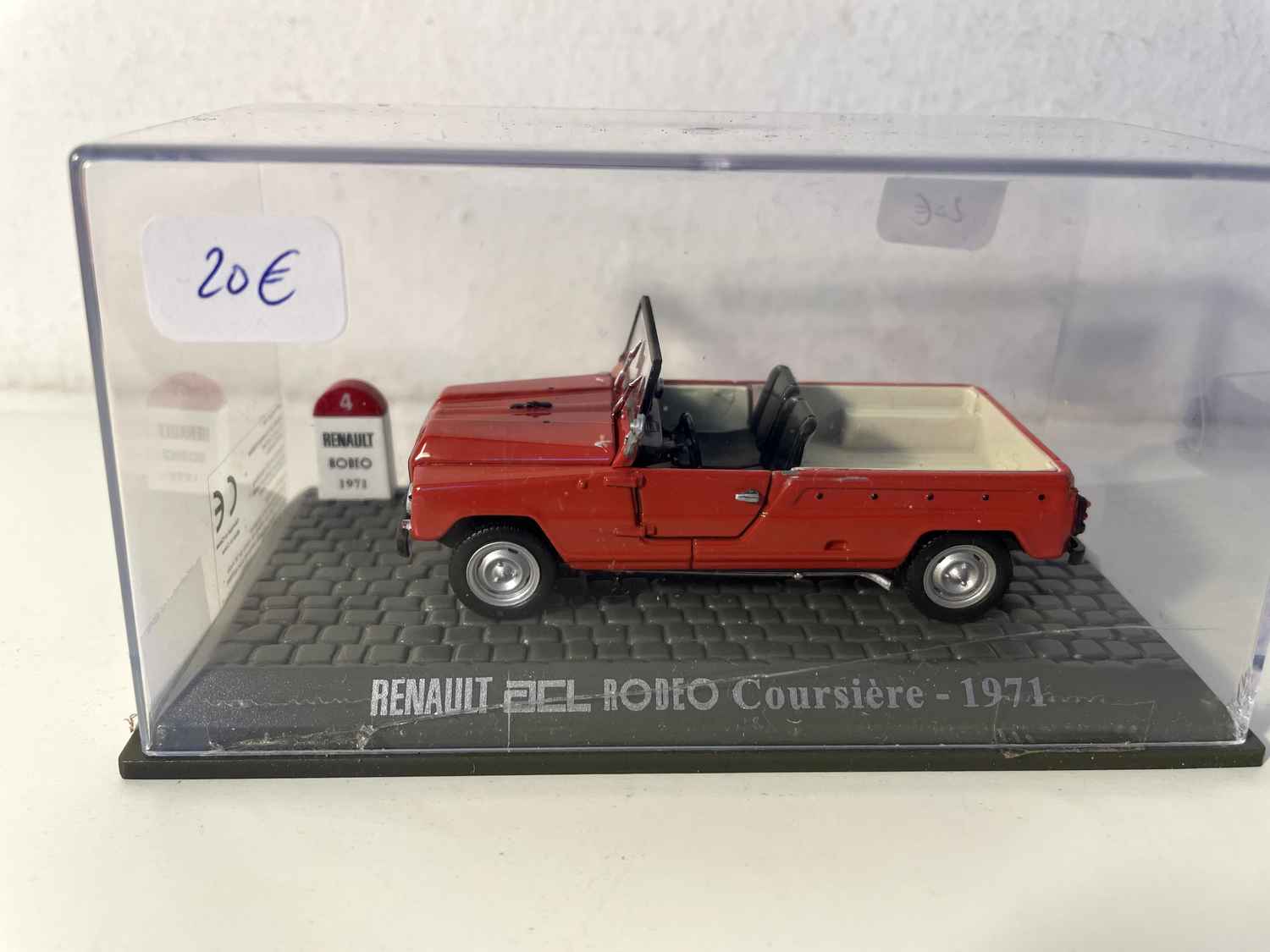 Renault ACL Rodéo Coursière rojo de 1971
