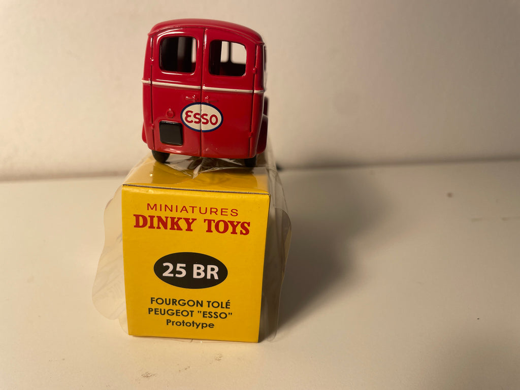 Furgão Peugeot D3A vermelho com marca 'Esso' - Dinky-Toys (Edições Atlas) - N°25 BR
