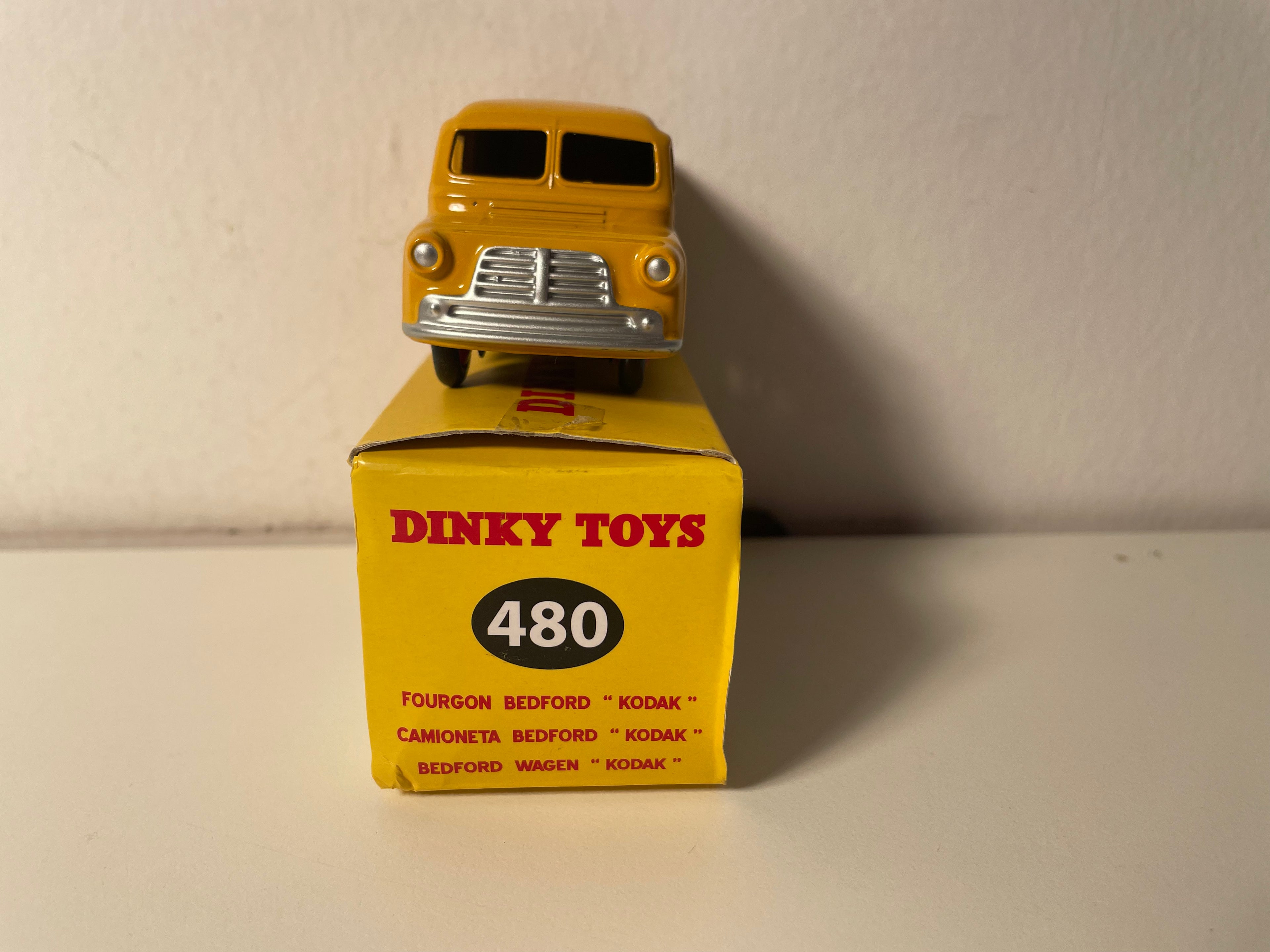 Furgoneta Bedford 10 cwt amarilla estampada KODAK - Dinky-Toys (Ediciones Atlas) - N°480