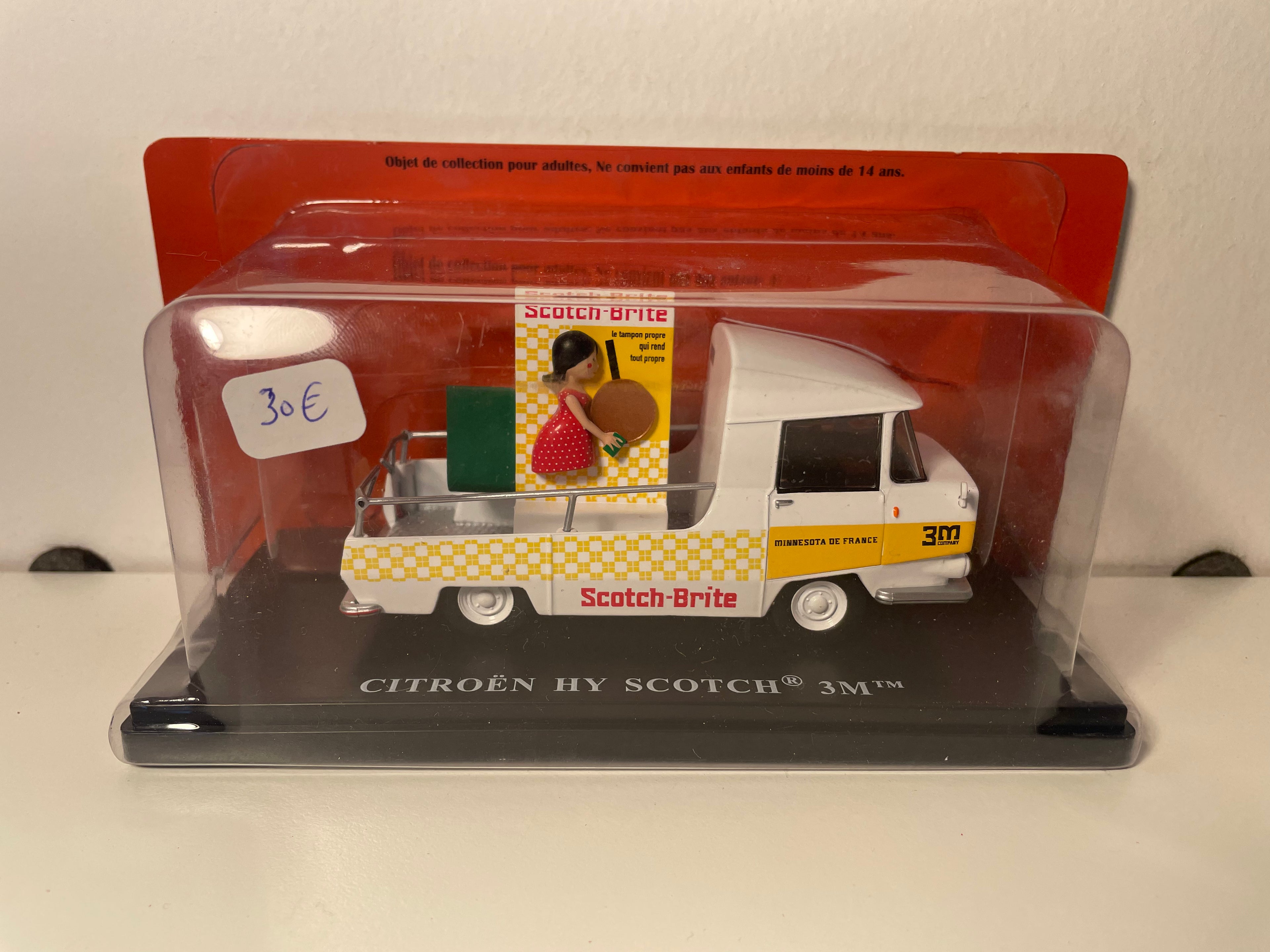 Citroën HY white and yellow with SCOTCH-BRITE advertisement