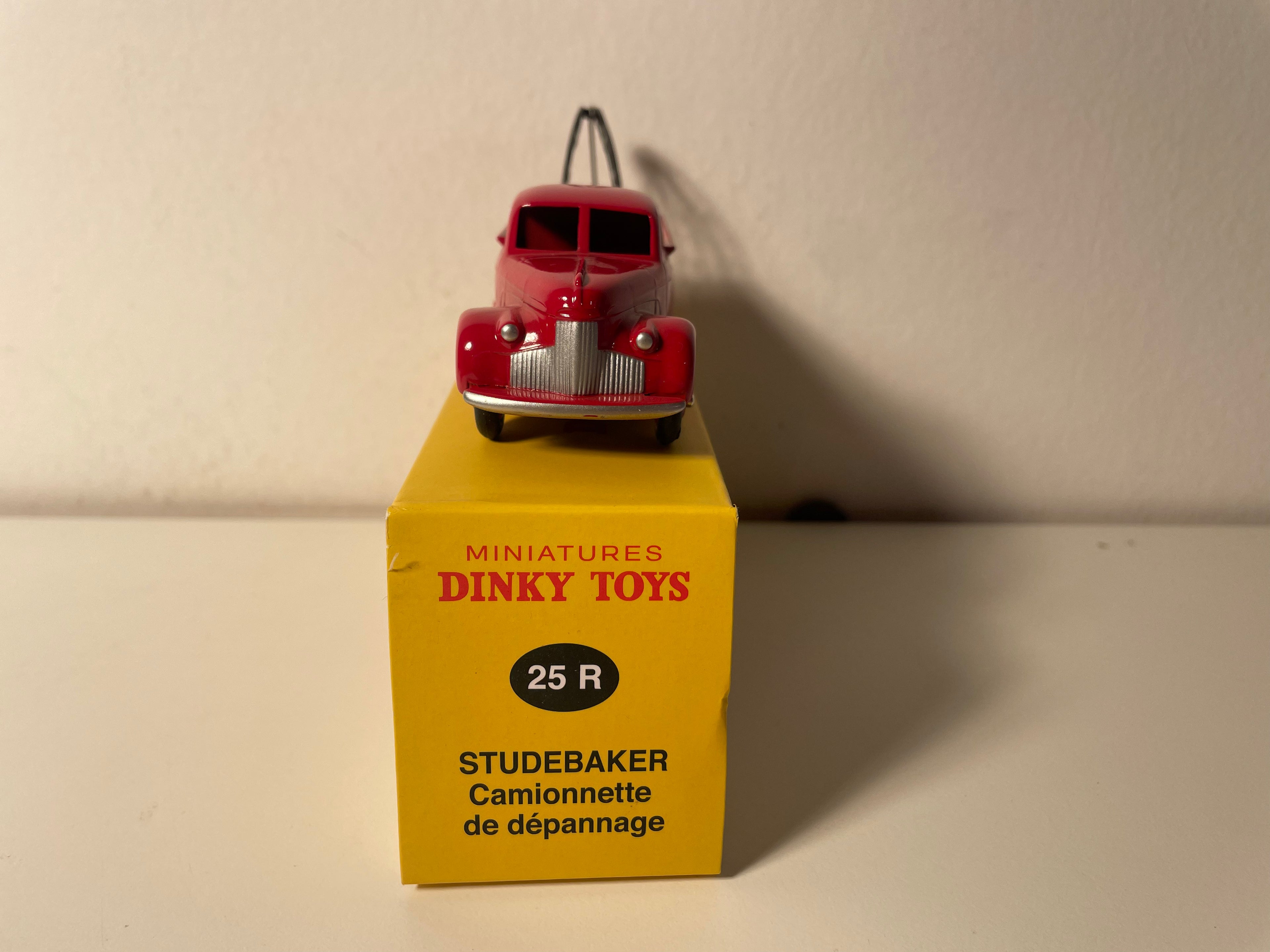 Studebaker camionnette de dépannage rouge Dinky-Toys (éditions Atlas) - N°25 R