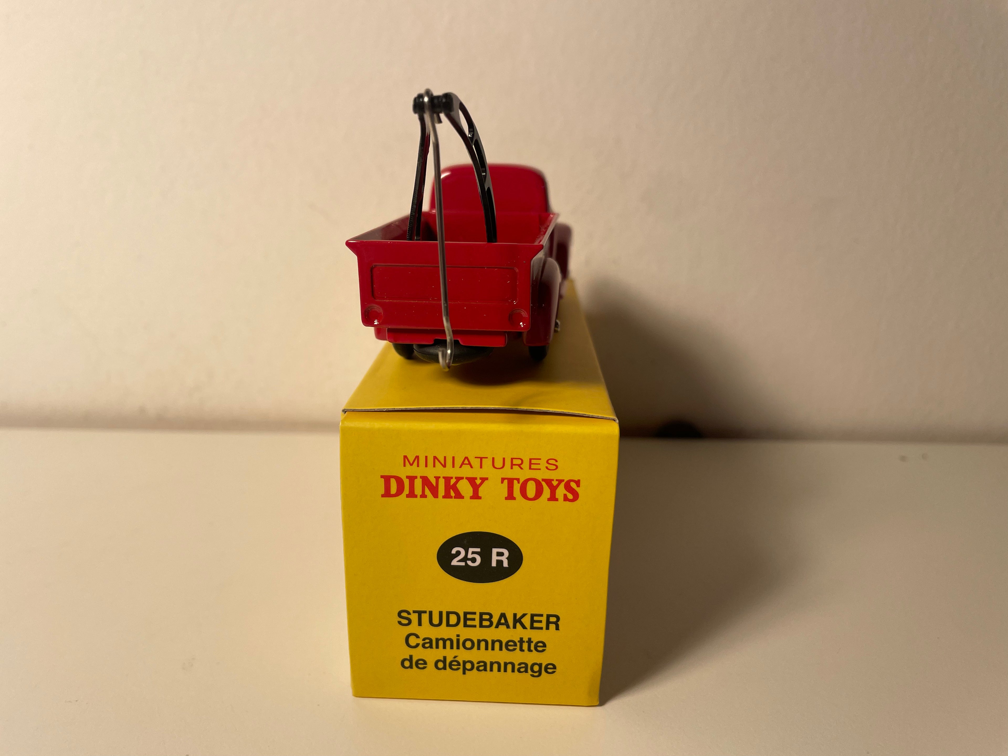 Studebaker camionnette de dépannage rouge Dinky-Toys (éditions Atlas) - N°25 R