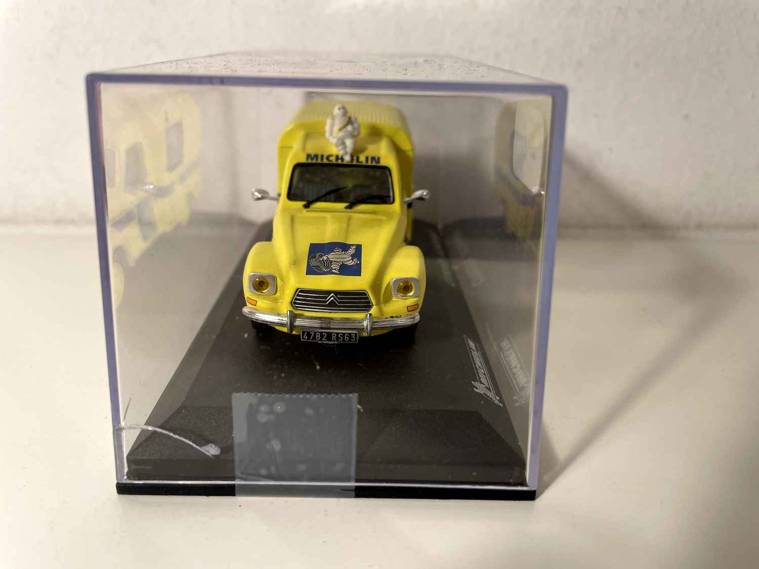 Citroën Acadiane Geel Michelin (Plexibox)