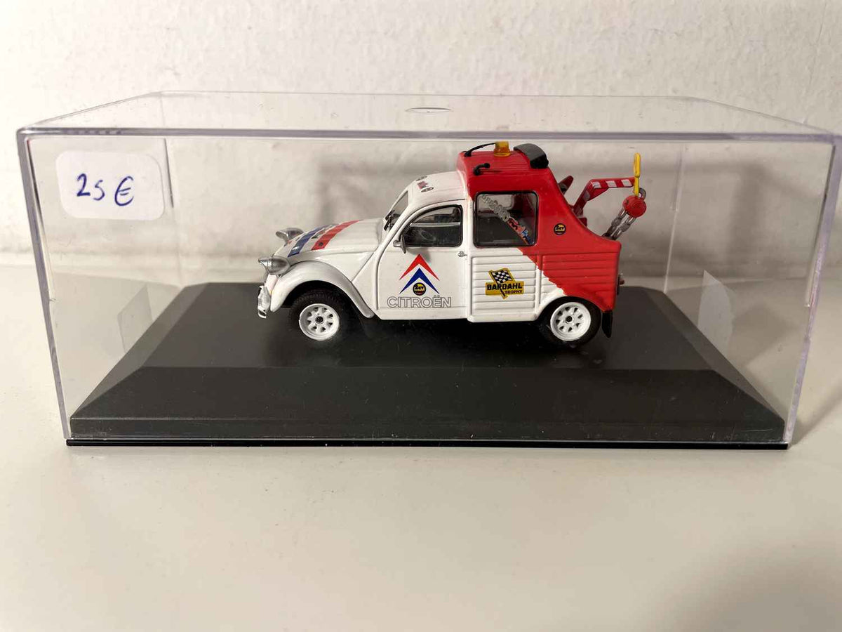 Citroën 2 CV Grúa roja y blanca - Auto Plus
