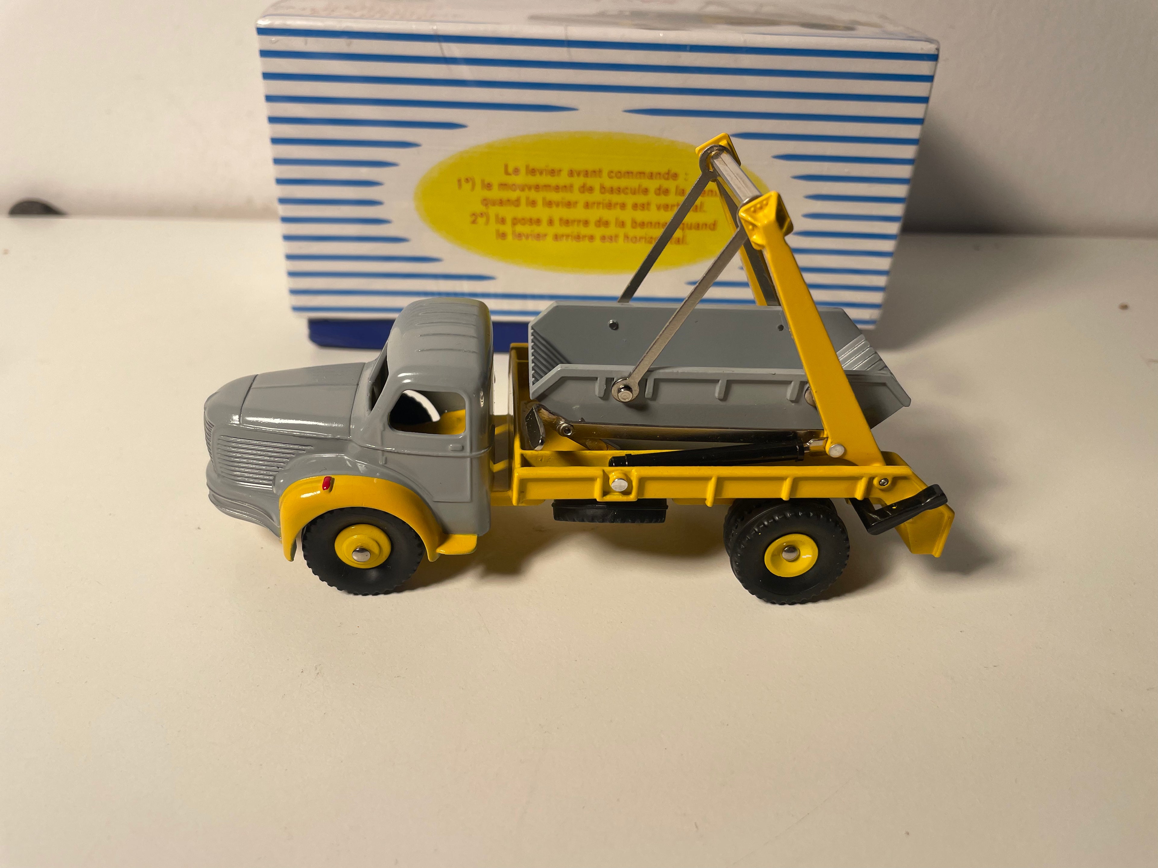 Berliet Marrel Multibenne Truck Yellow and Grey - Dinky-Supertoys No. 34C (Editions Atlas)