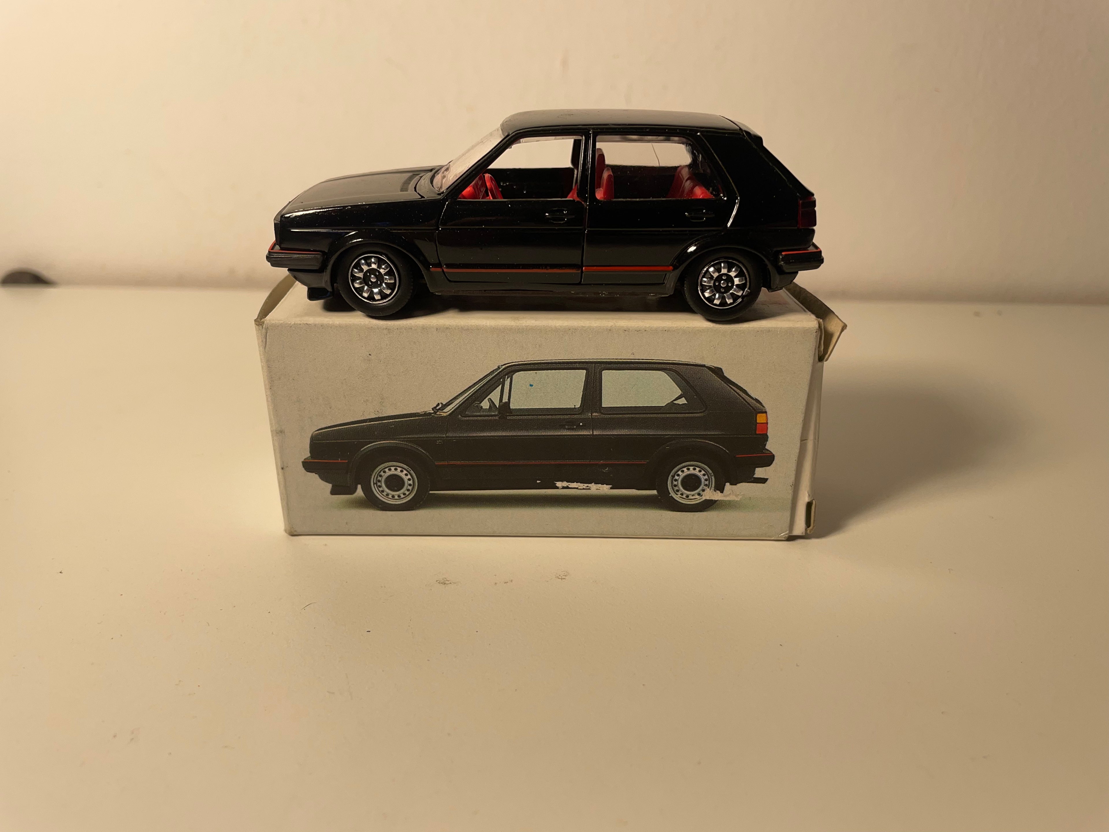 Volkswagen Golf GTI schwaarz - SCHABAK Modell (deutsche Fabrikatioun)