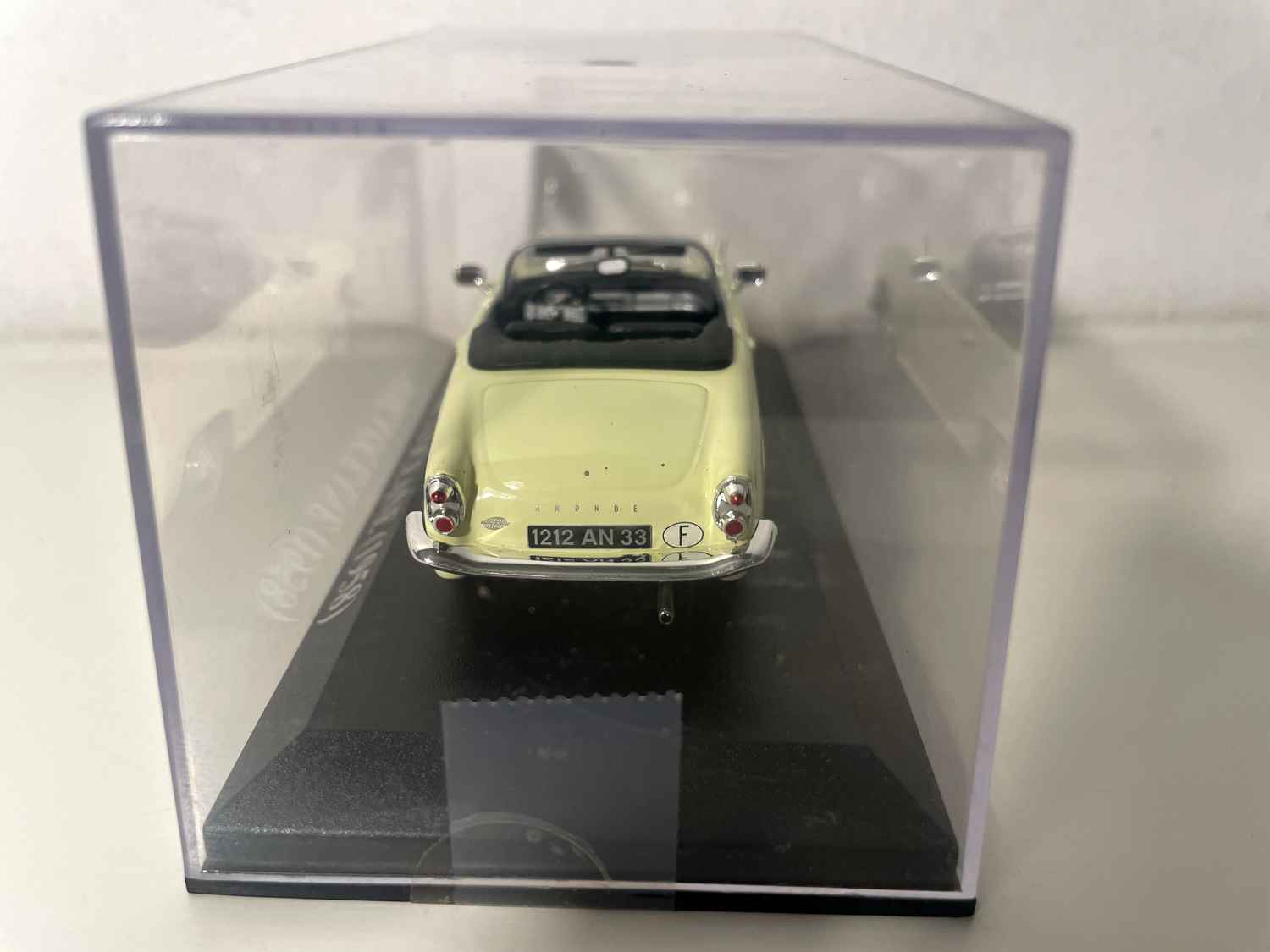SIMCA Oceane amarillo pálido de 1958