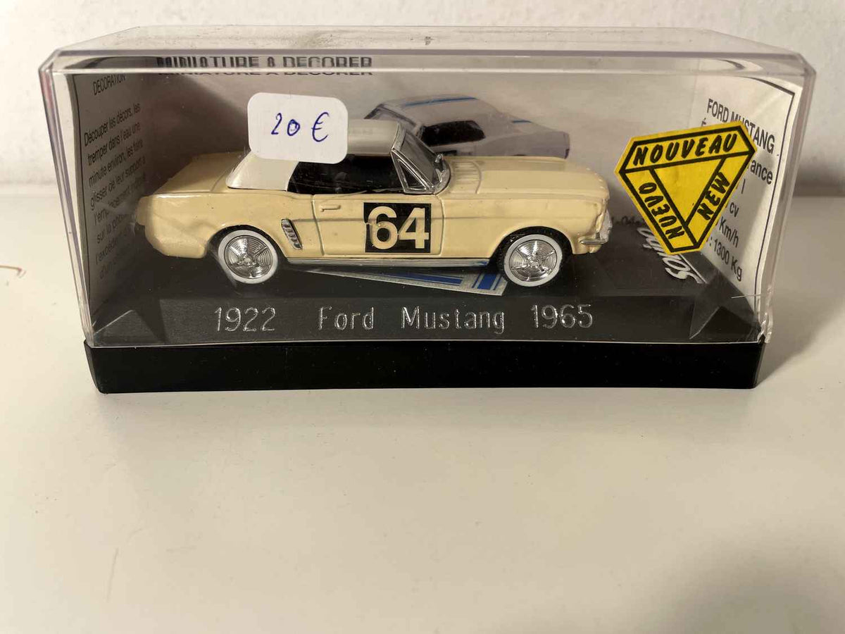 1965 Ford Mustang Beige met Witte Kap - Solido Referentie 1922