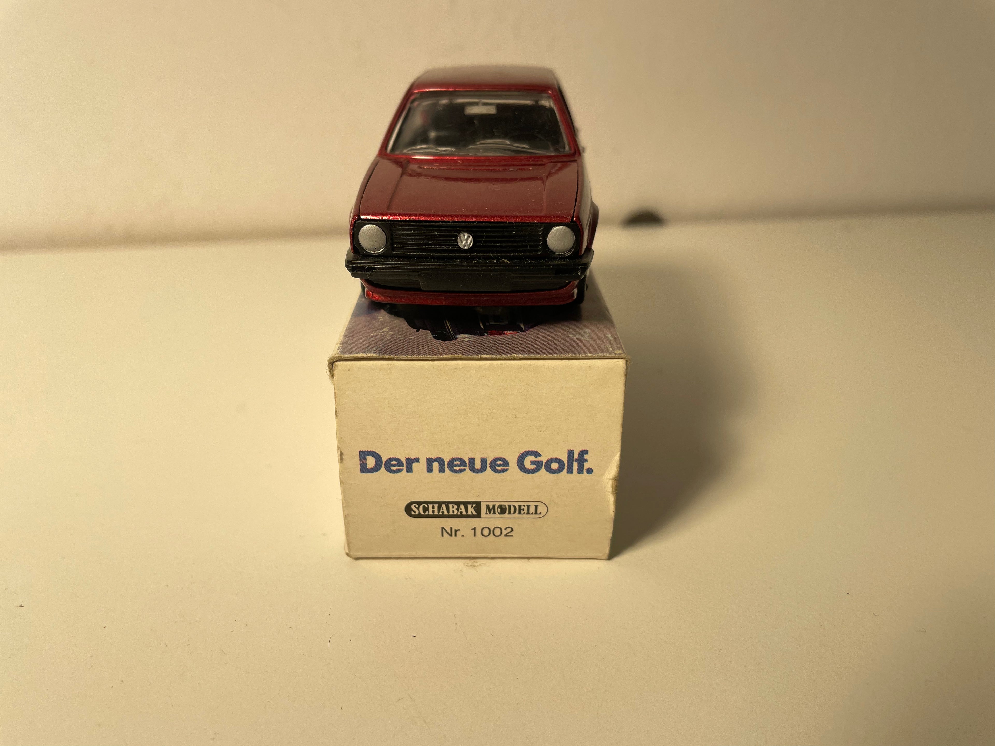 Volkswagen Golf bordowy - Model SCHABAK (niemiecki producent)