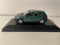 Volkswagen Golf GTI verde (auto su base)