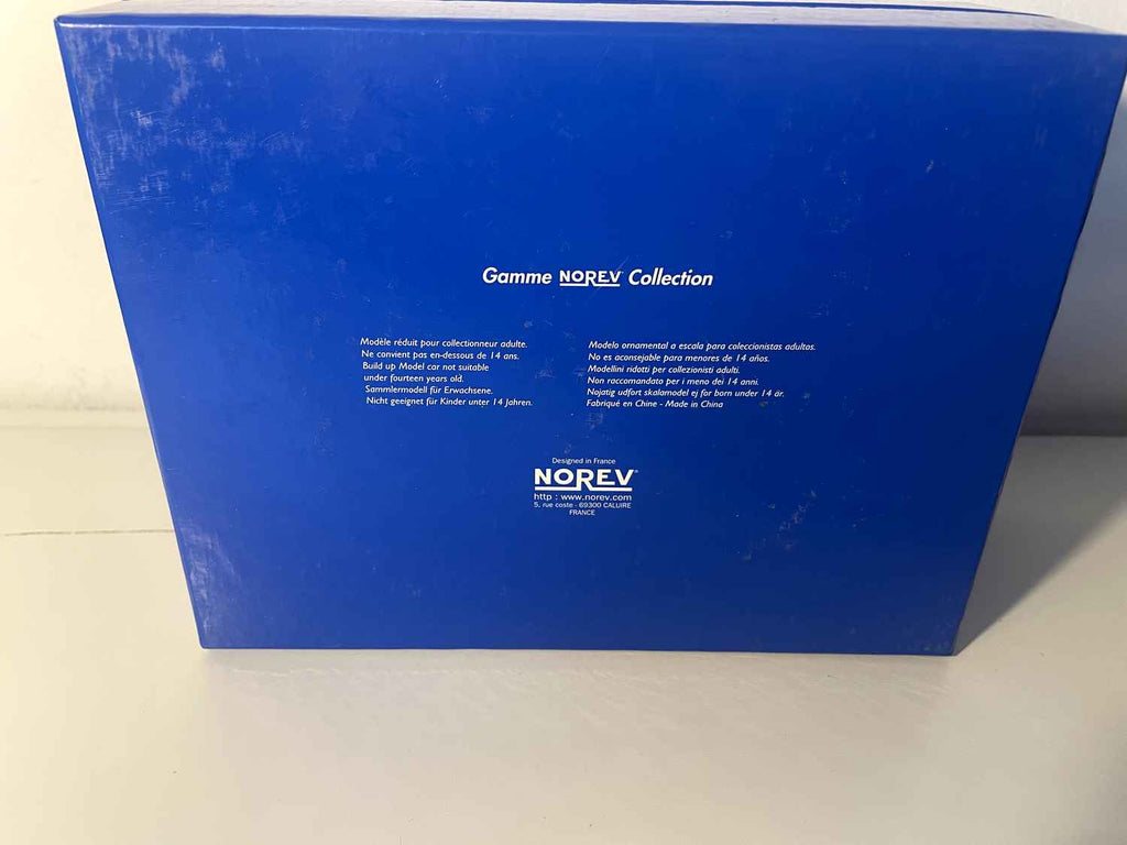 Caja Renault con un R12 amarillo de 1971 y un estafette naranja de 1965 (caja rectangular azul) NOREV