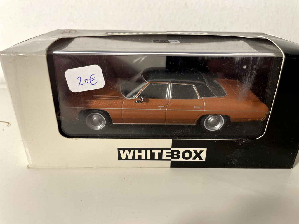 Chevrolet Bel Air Castanho com Teto Preto de 1973