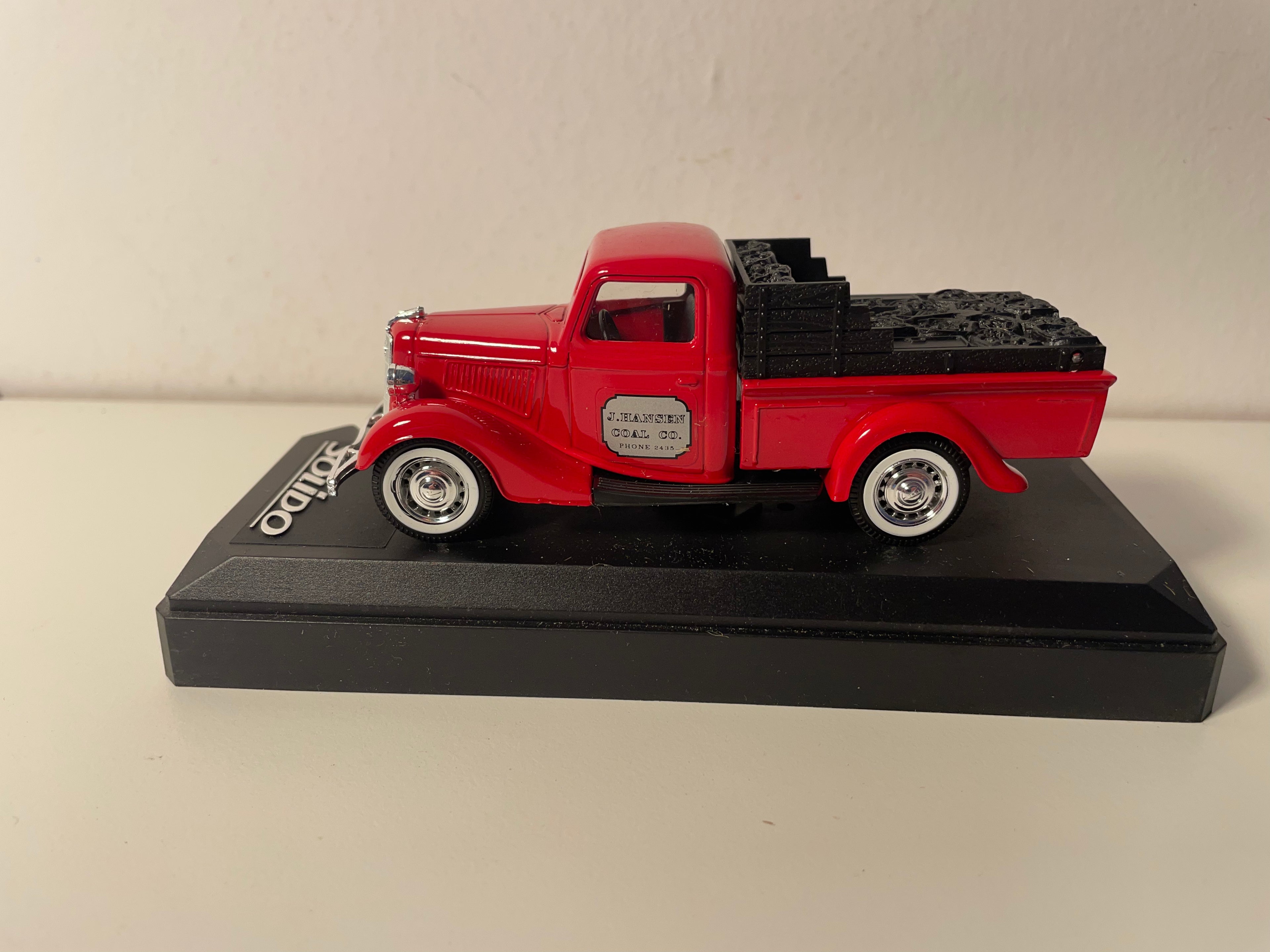 Ford V8 Charbonnier rojo - Solido referencia 4435